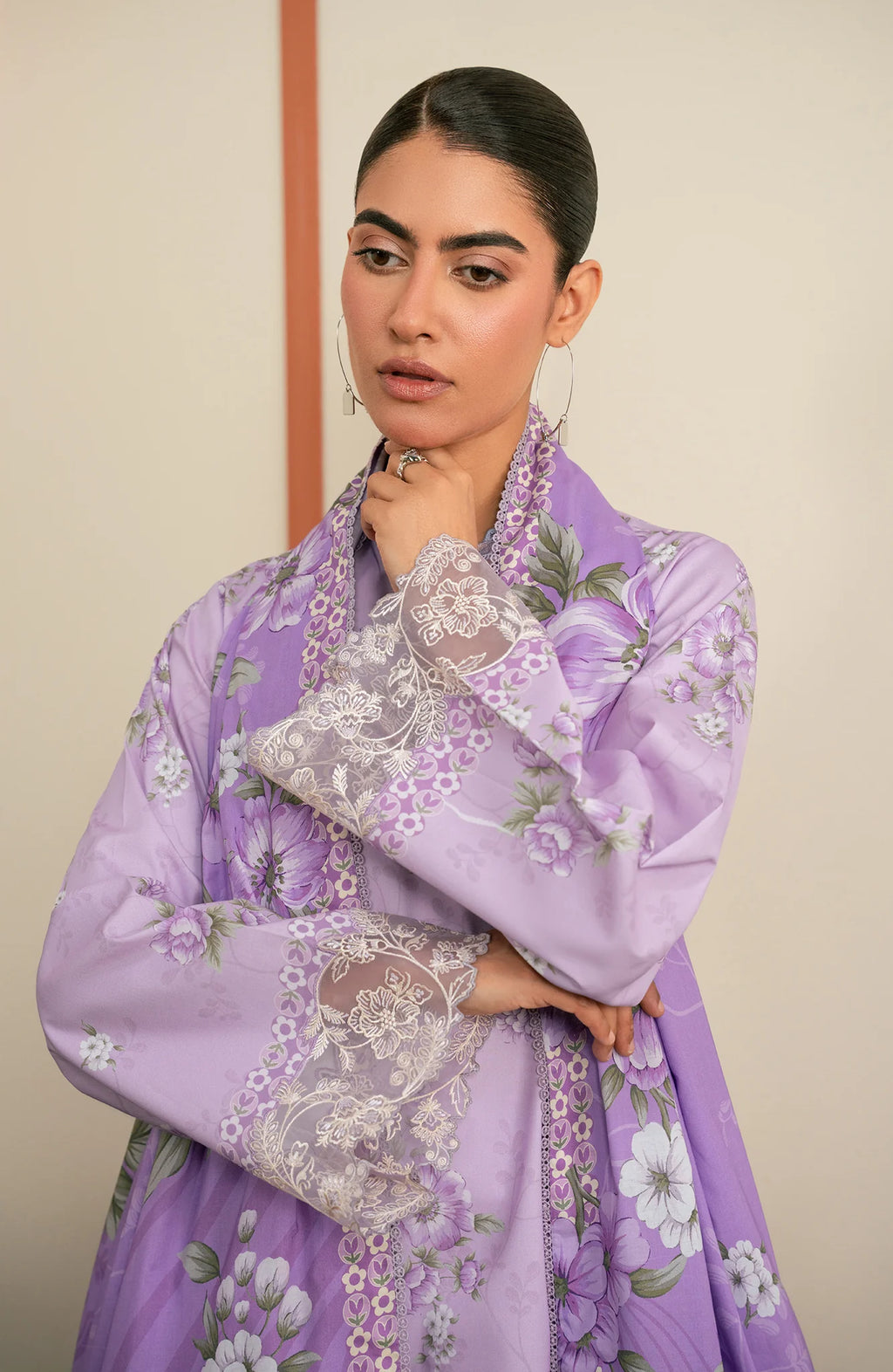 SERAN ESSENTIALS 26  D-03