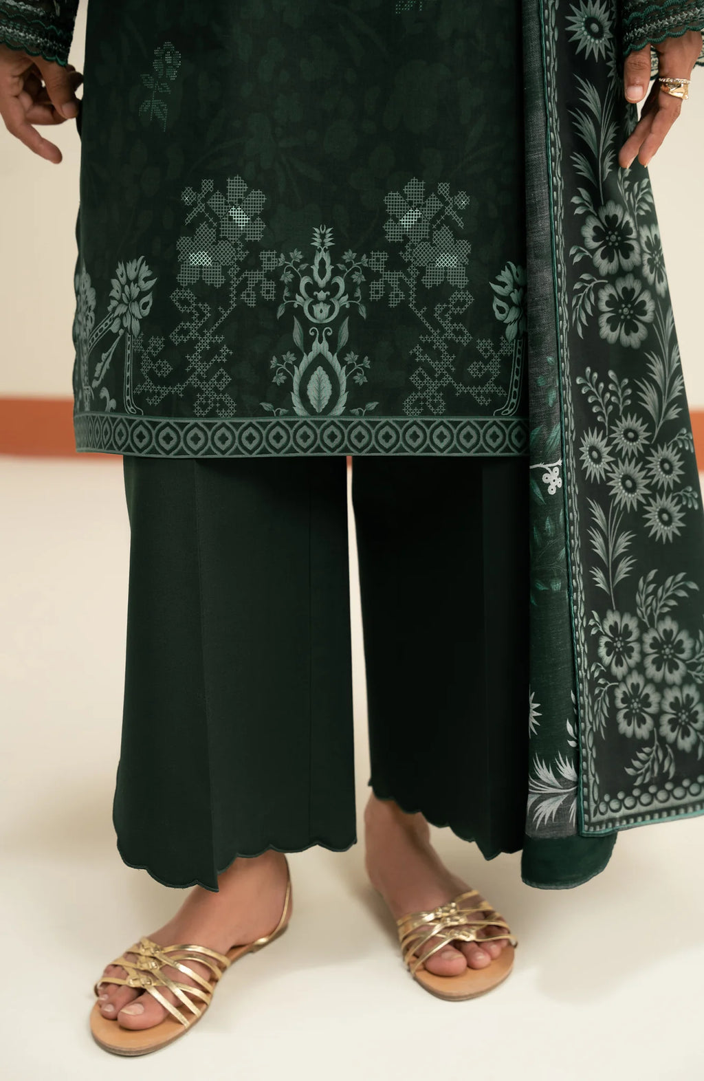 SERAN ESSENTIALS 26  D-05