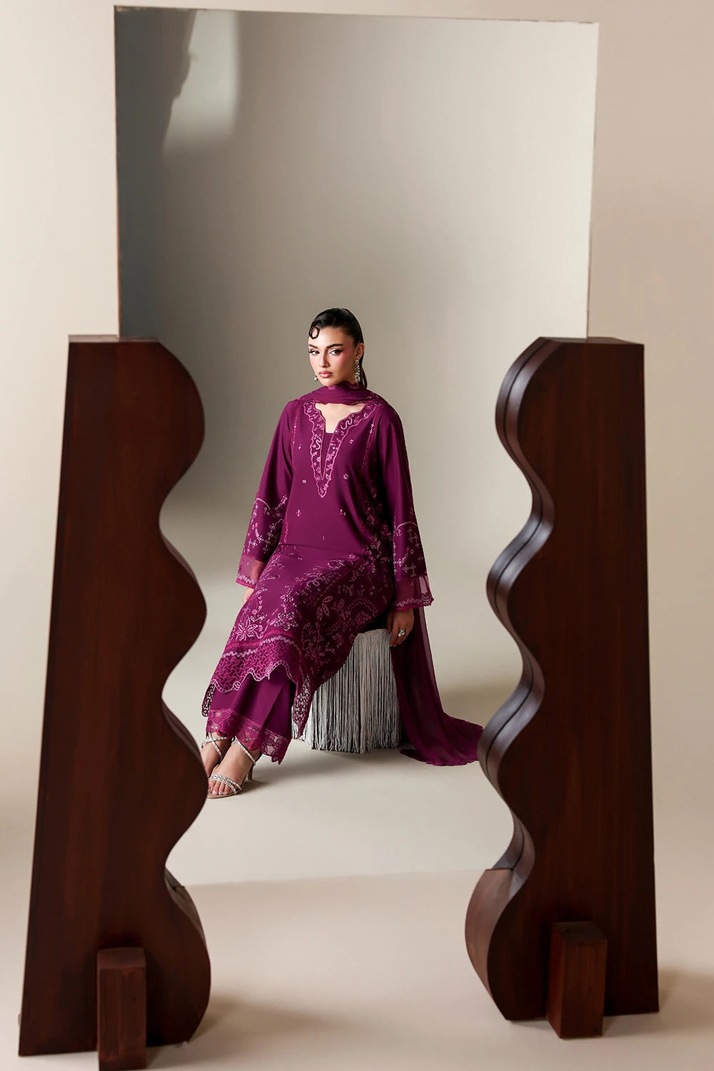 AZURE LUXURY LAWN GROVY GARNET