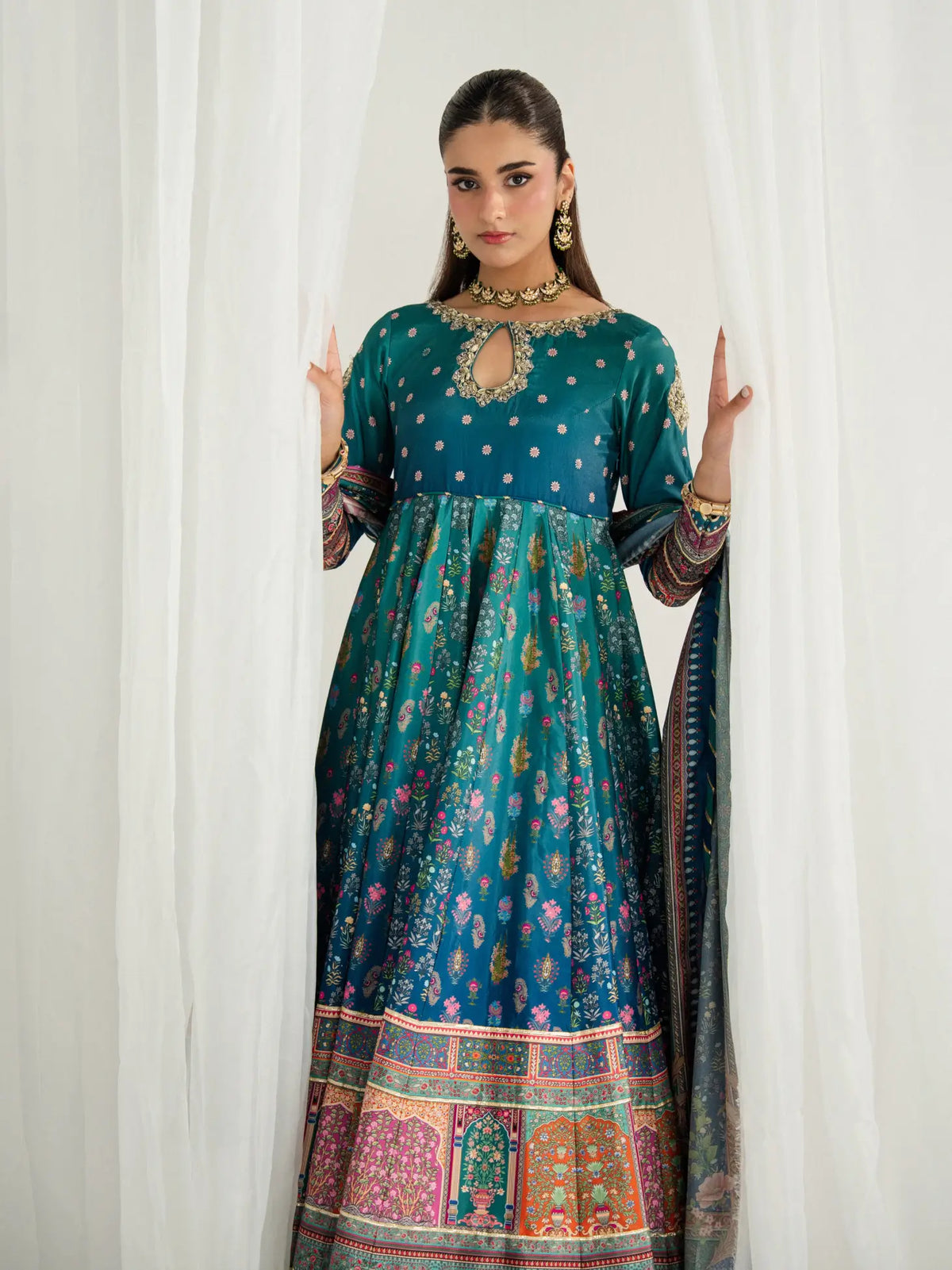 GULAAL AIRA AZURE