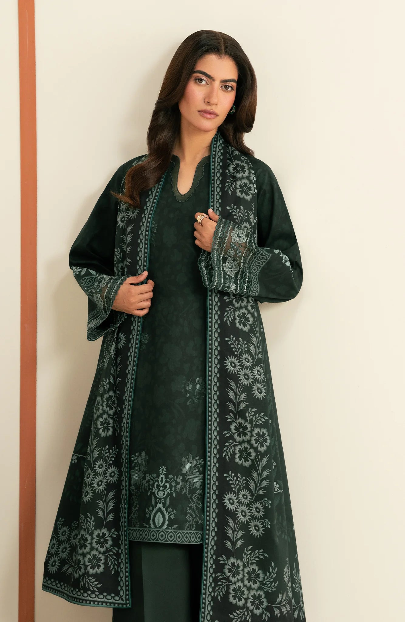 SERAN ESSENTIALS 26  D-05