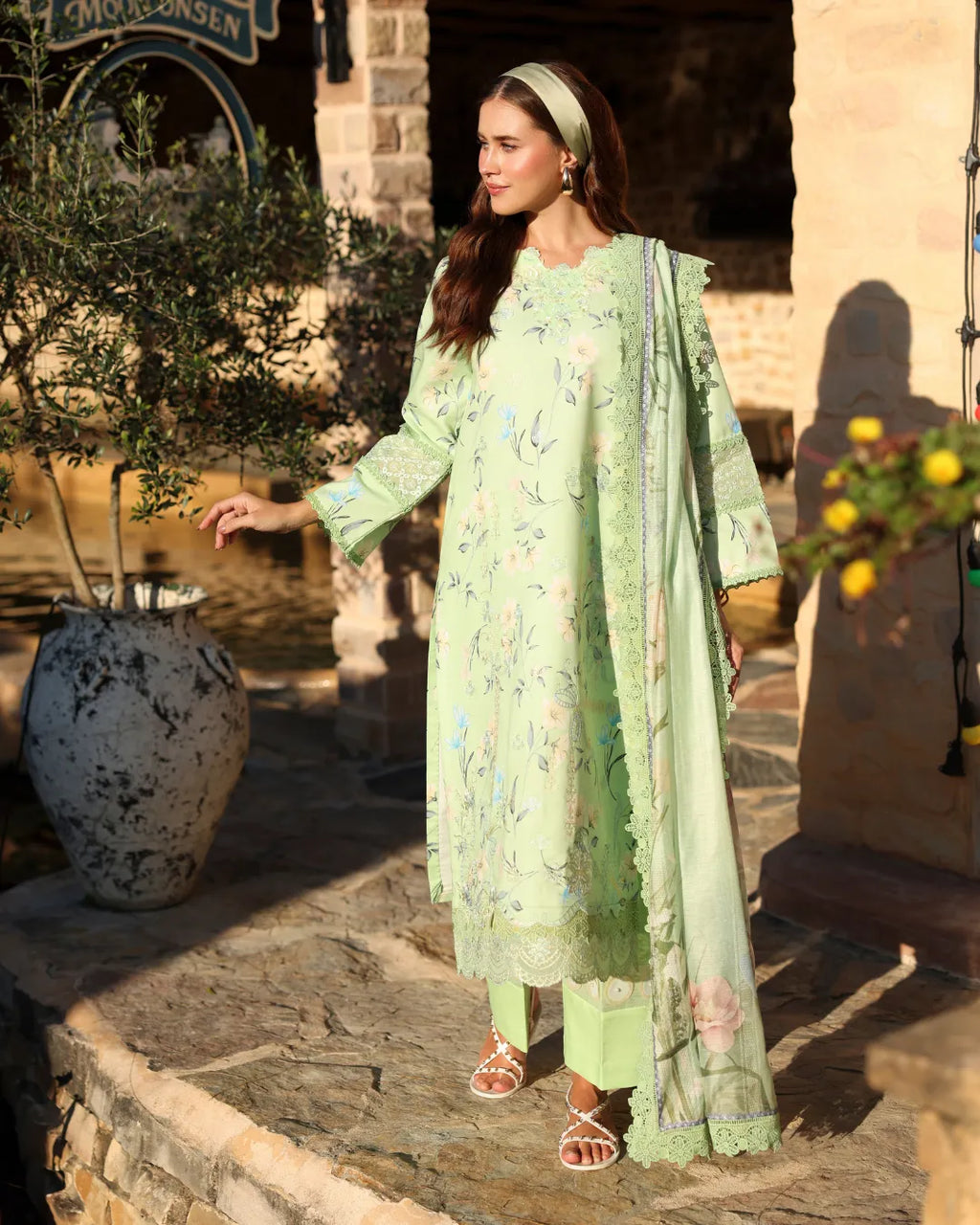 AYLLEEN NAQSH RONAQ
