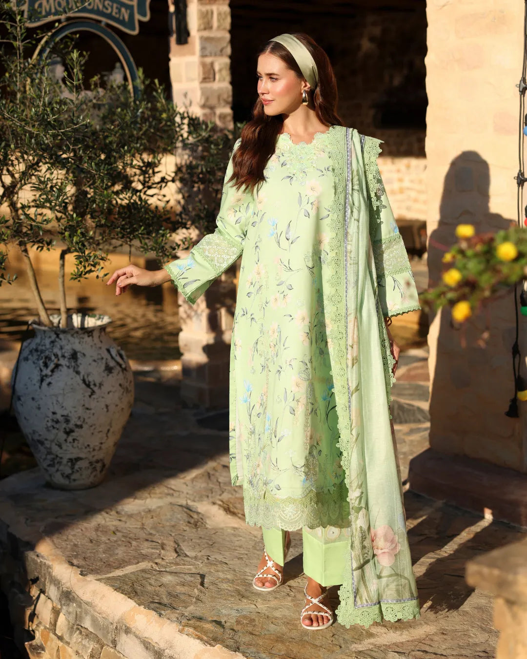 AYLLEEN NAQSH RONAQ