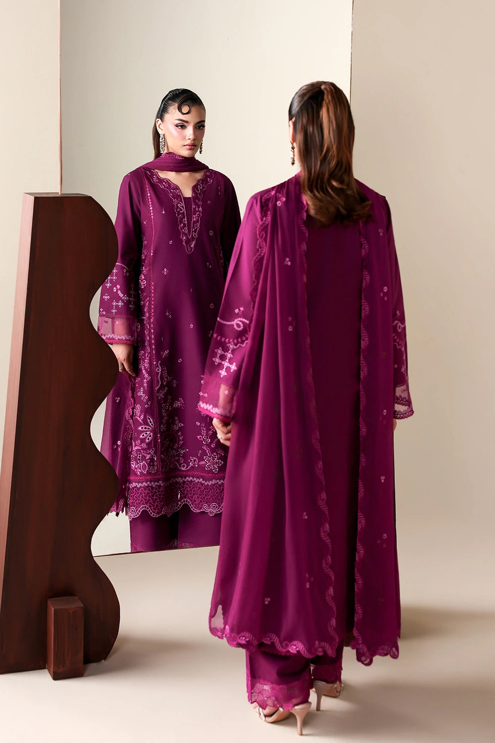 AZURE LUXURY LAWN GROVY GARNET