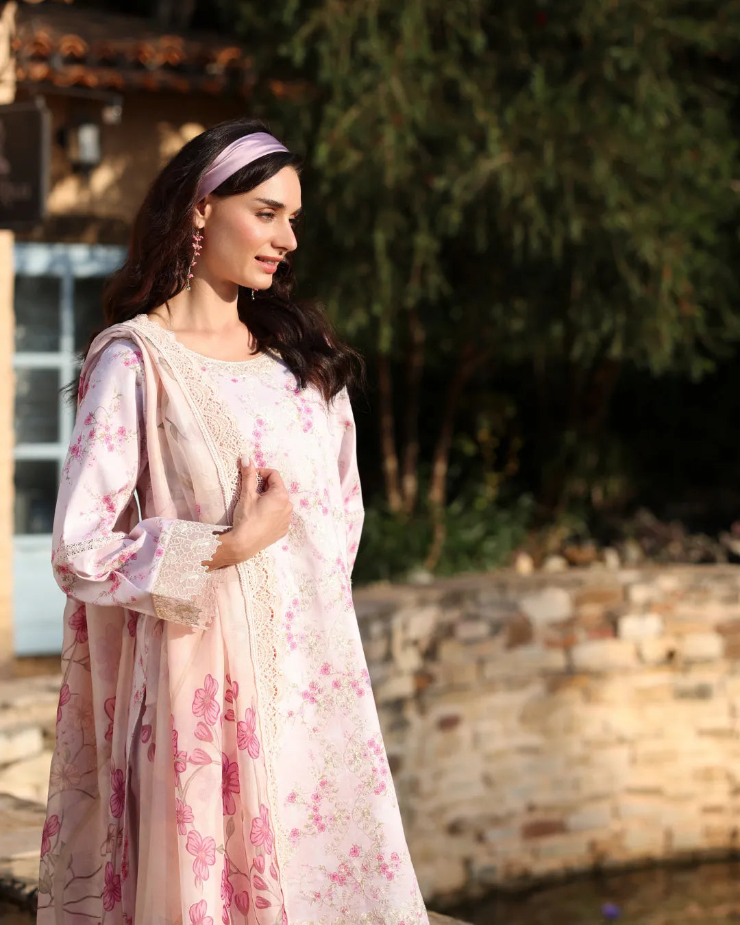 AYLLEEN NAQSH NIGARISH