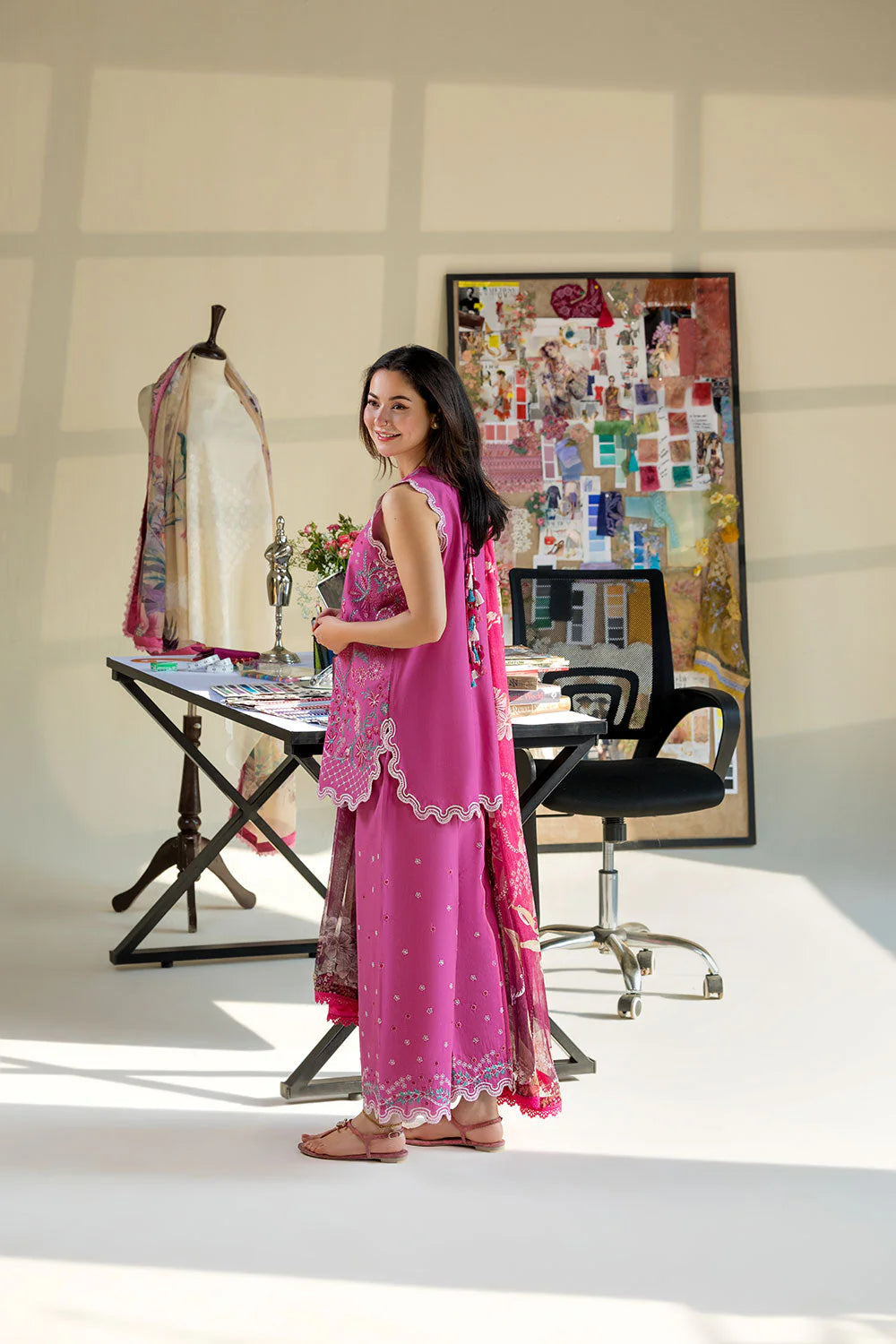 SOBIA NAZIR VITAL UNSTITCHED LAWN VT26-7B
