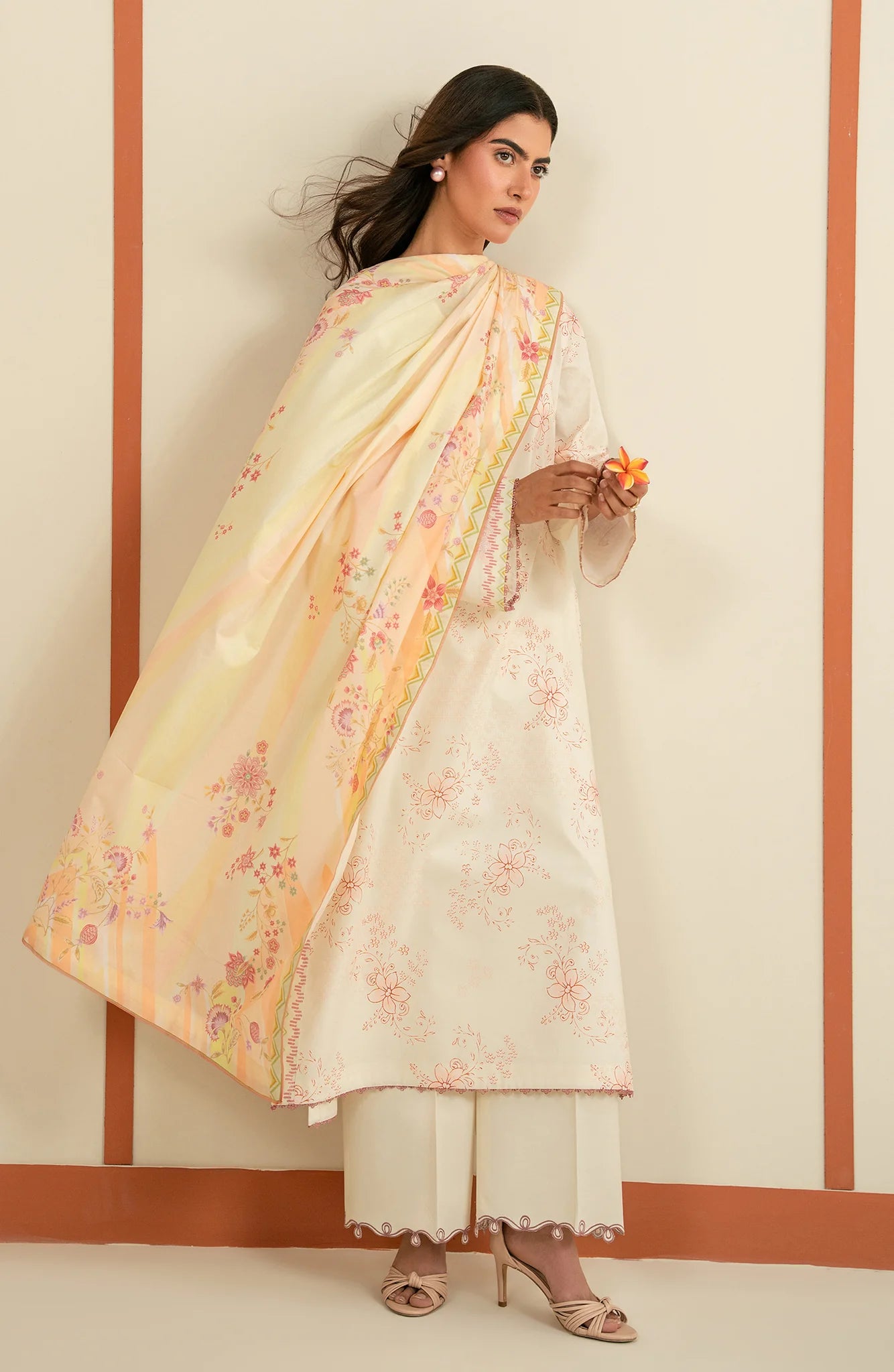 SERAN ESSENTIALS 26  D-06