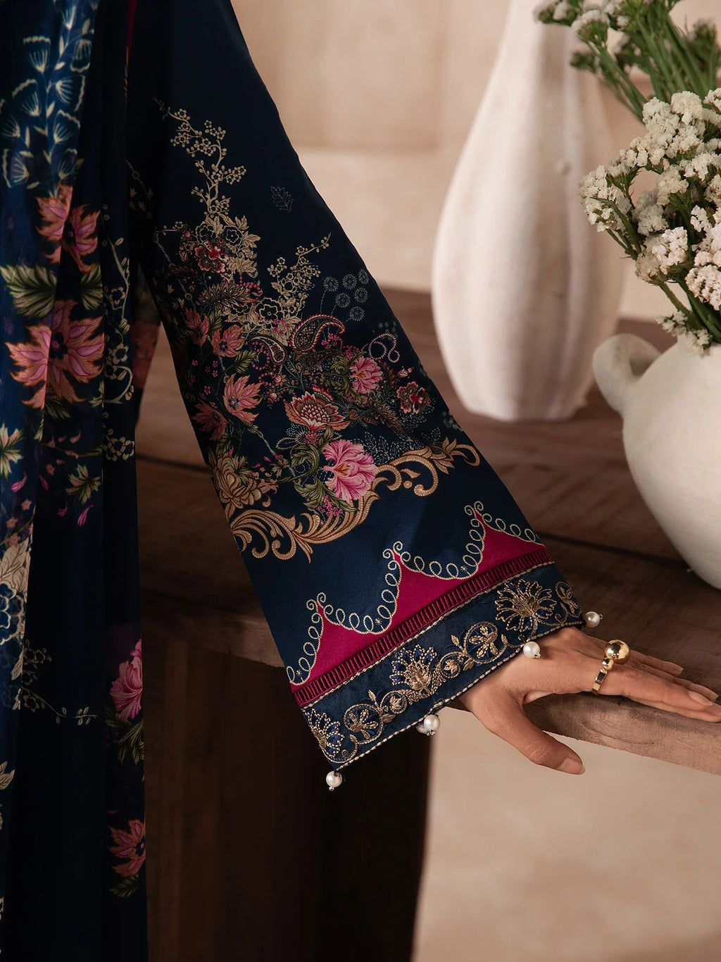 GULAAL SYRA LAWN ALUXE