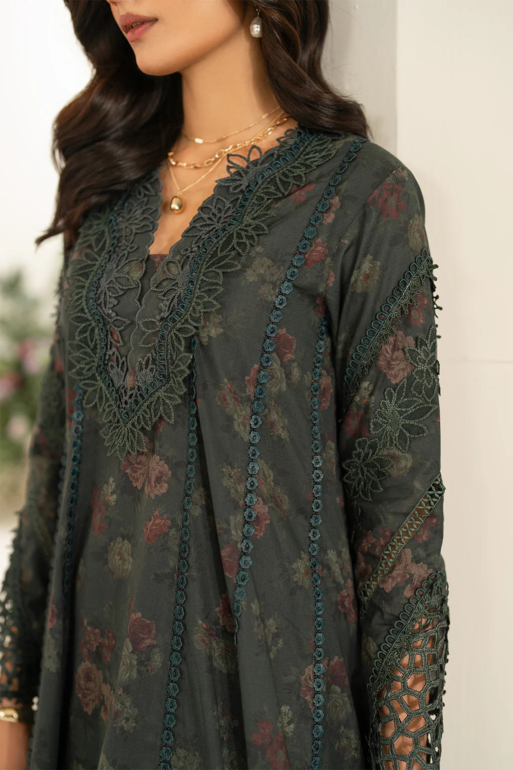 IZNIK FESTIVE IFE-08