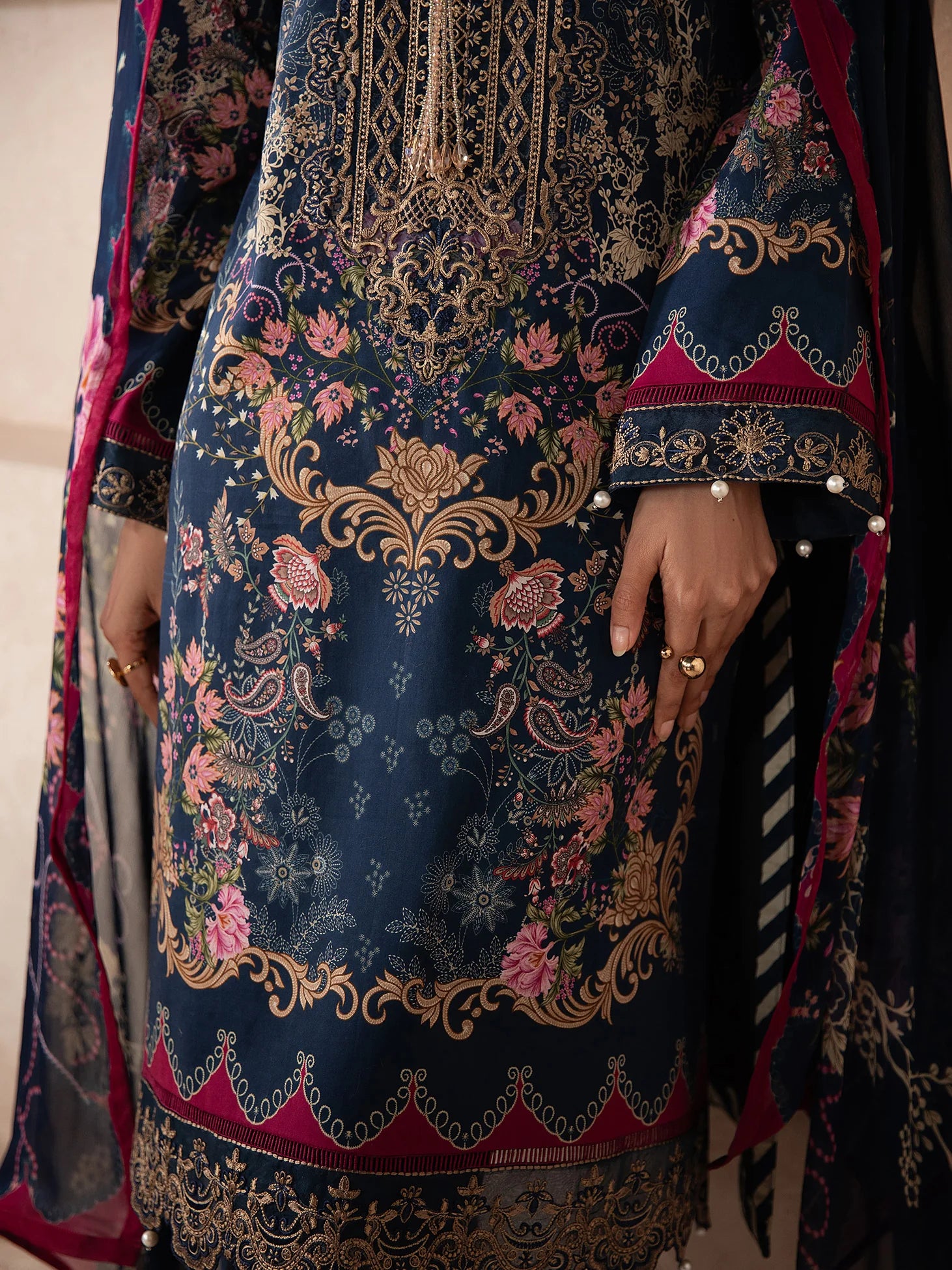 GULAAL SYRA LAWN ALUXE