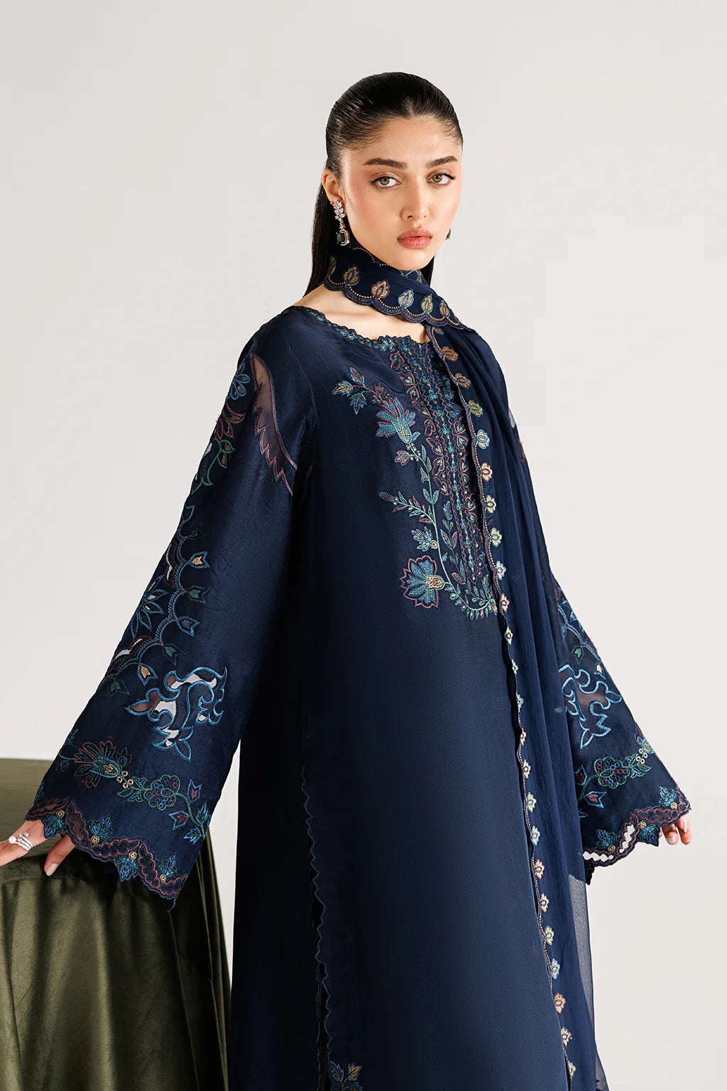 IZNIK UE-654 3PC