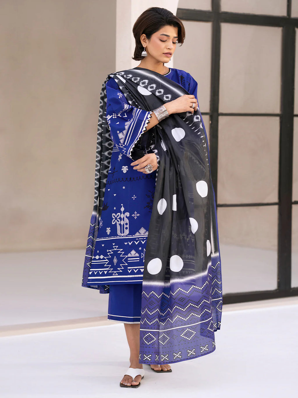 BIN ILAYS AAINA LAWN D-81A
