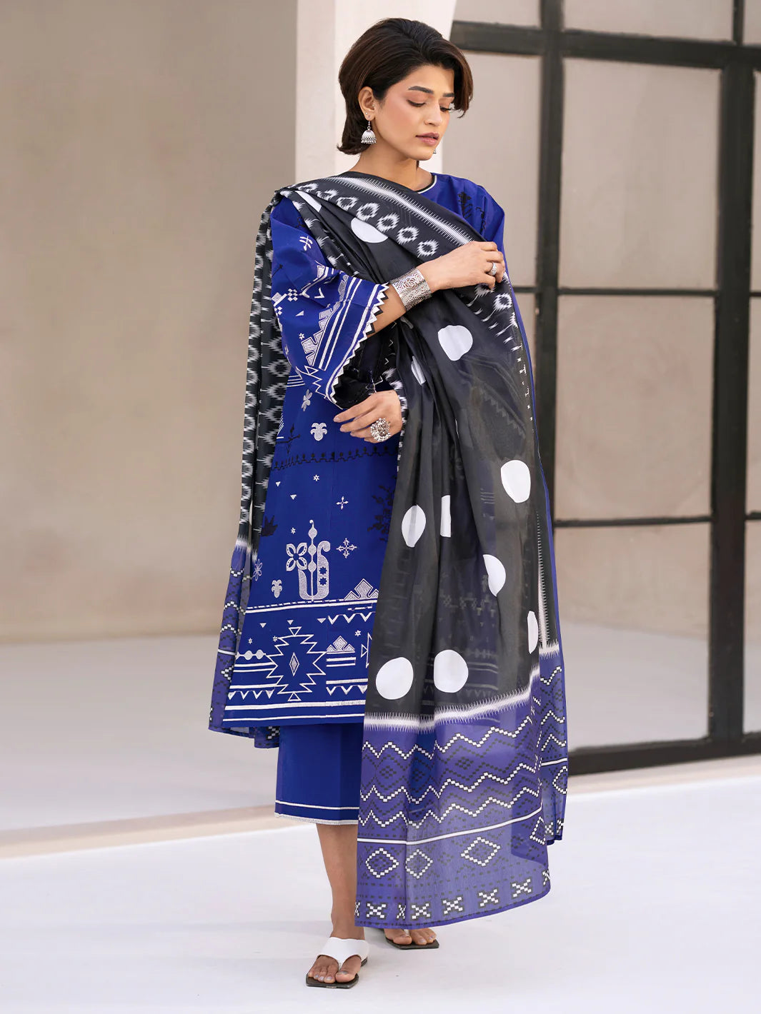 BIN ILAYS AAINA LAWN D-81A