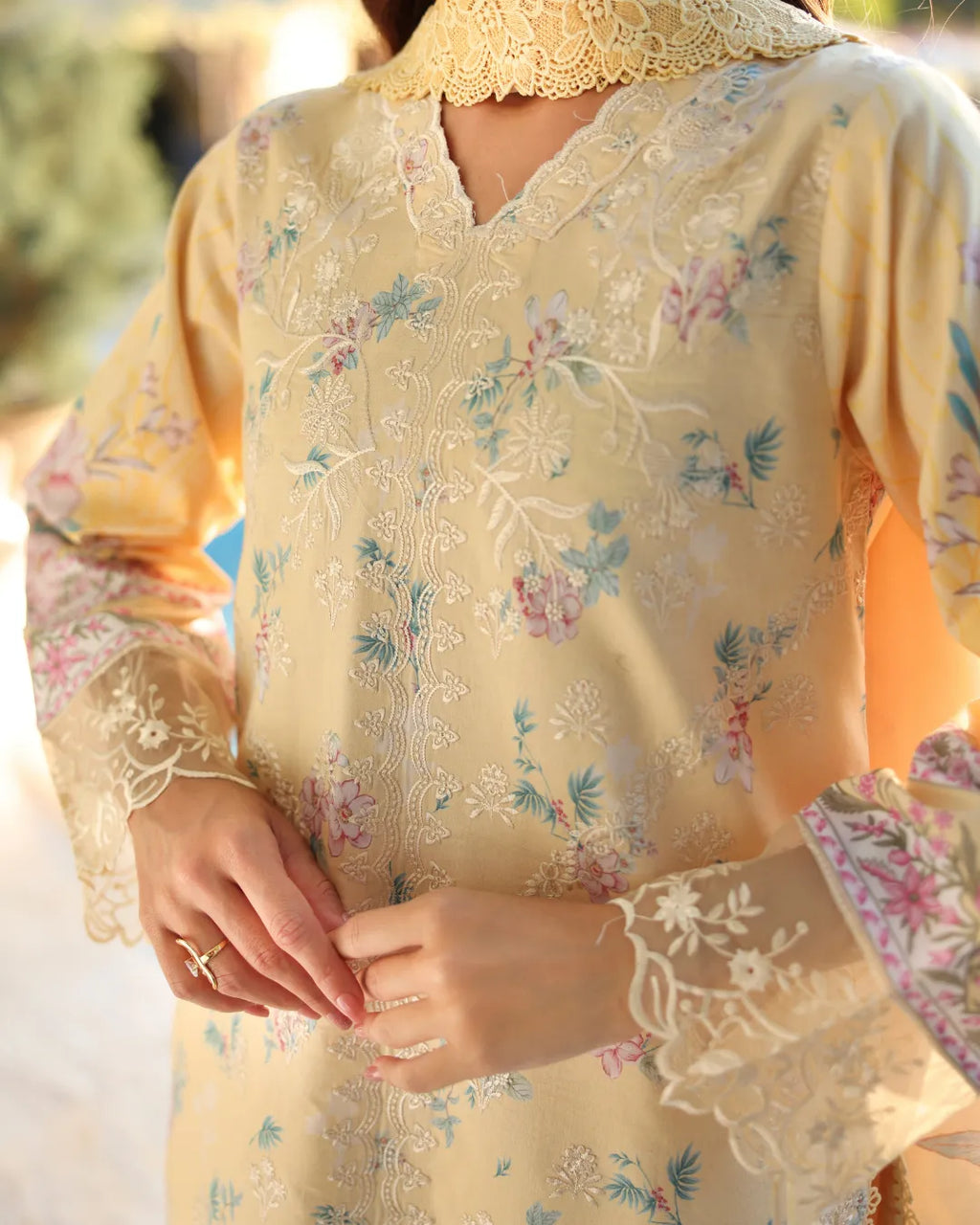 AYLLEEN NAQSH QALAM E RANG