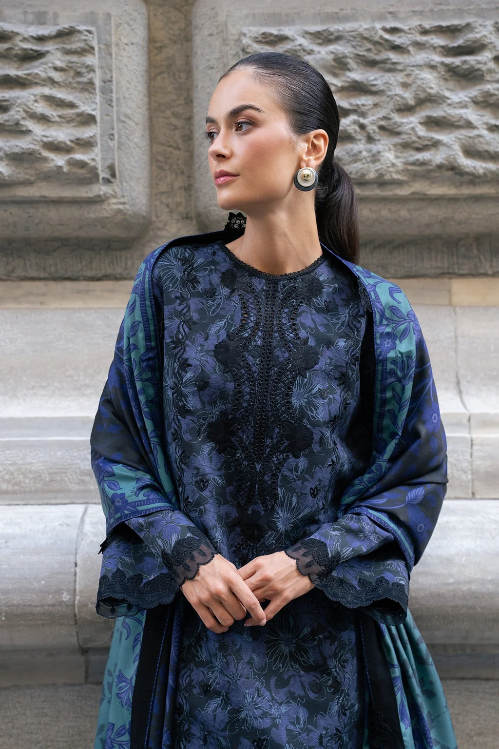 RANG RASIYA MEET ME IN ISTANBUL RAVEN