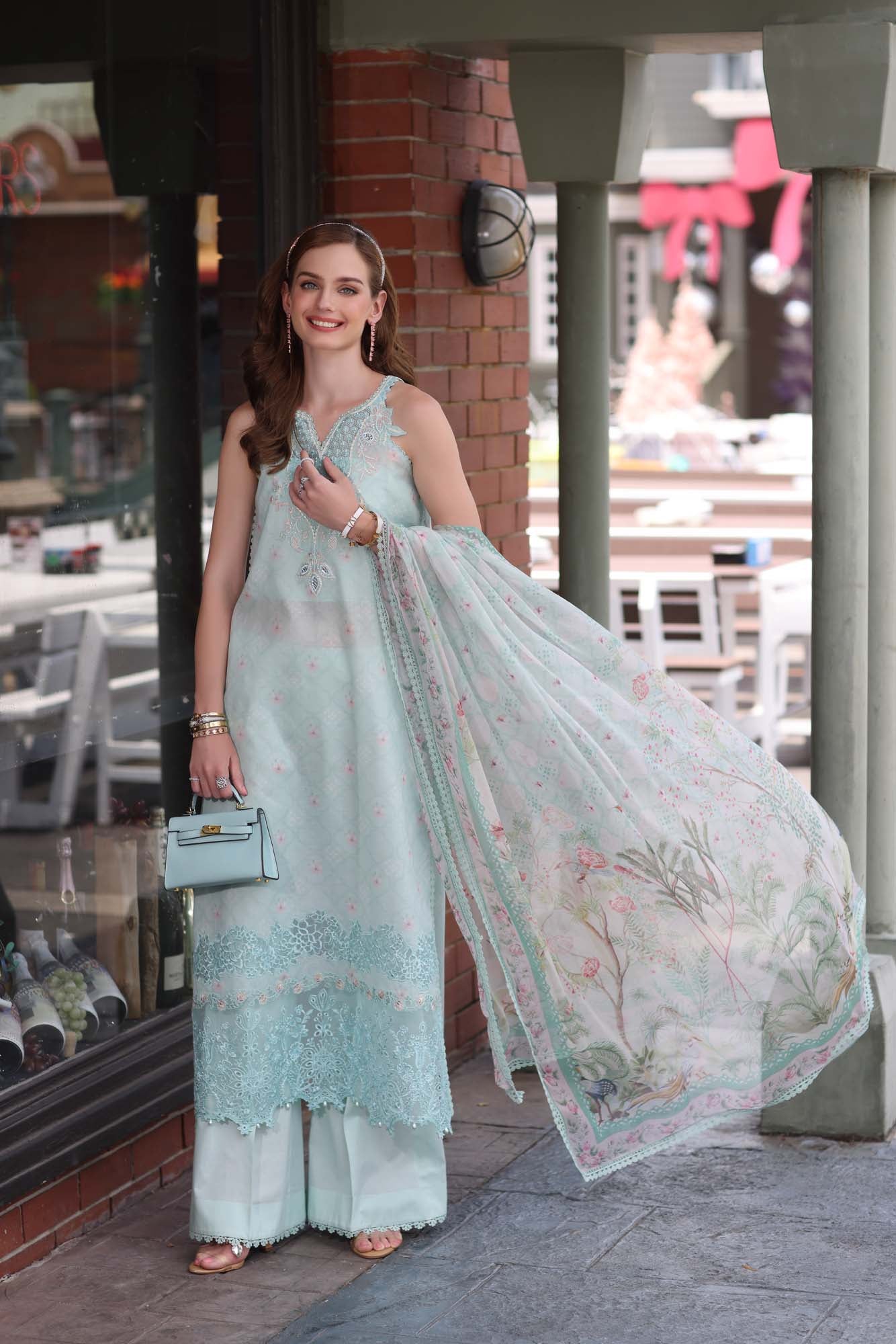 NOOR EID LUXE CHIKANKARI D-06