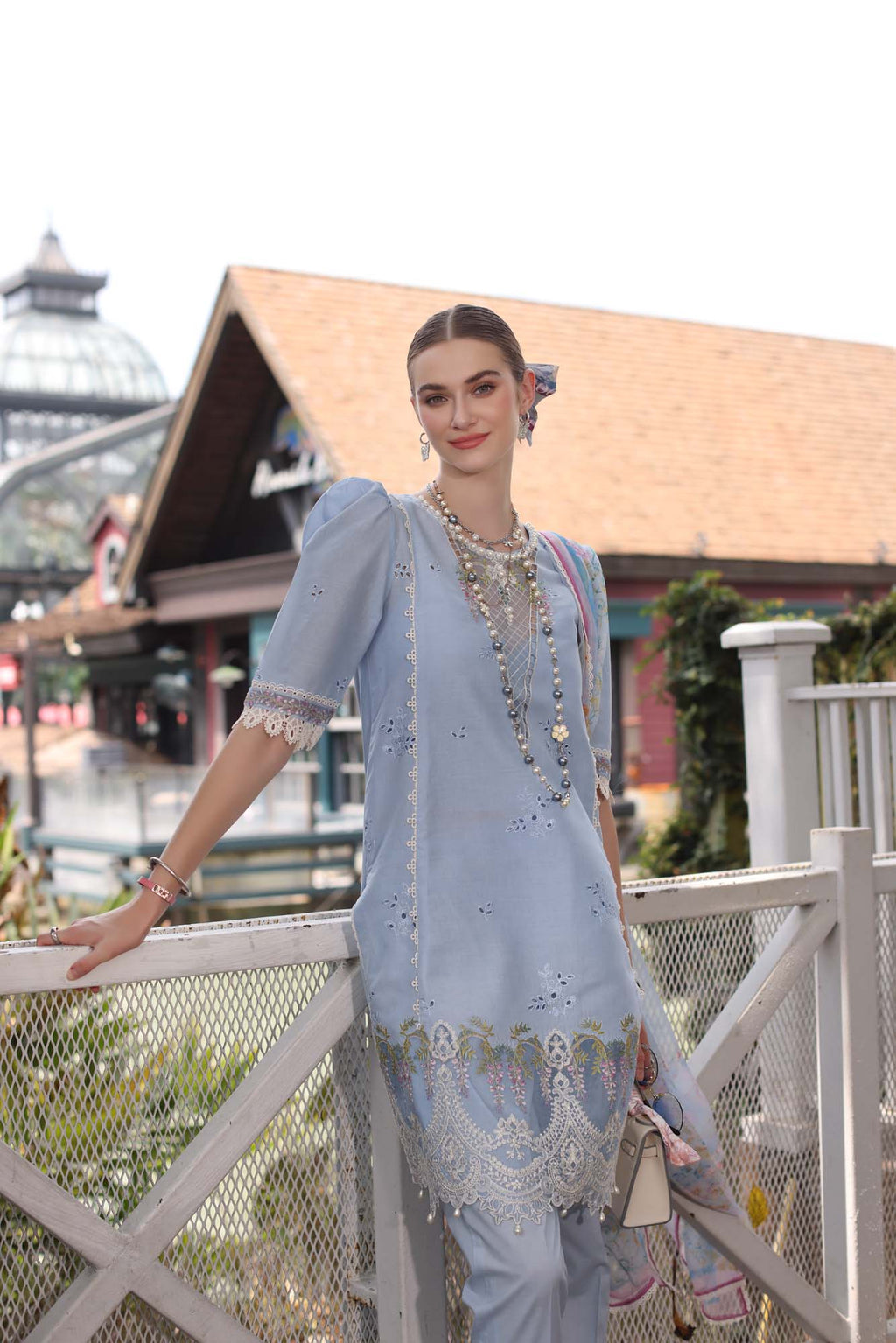 NOOR EID LUXE CHIKANKARI D-02