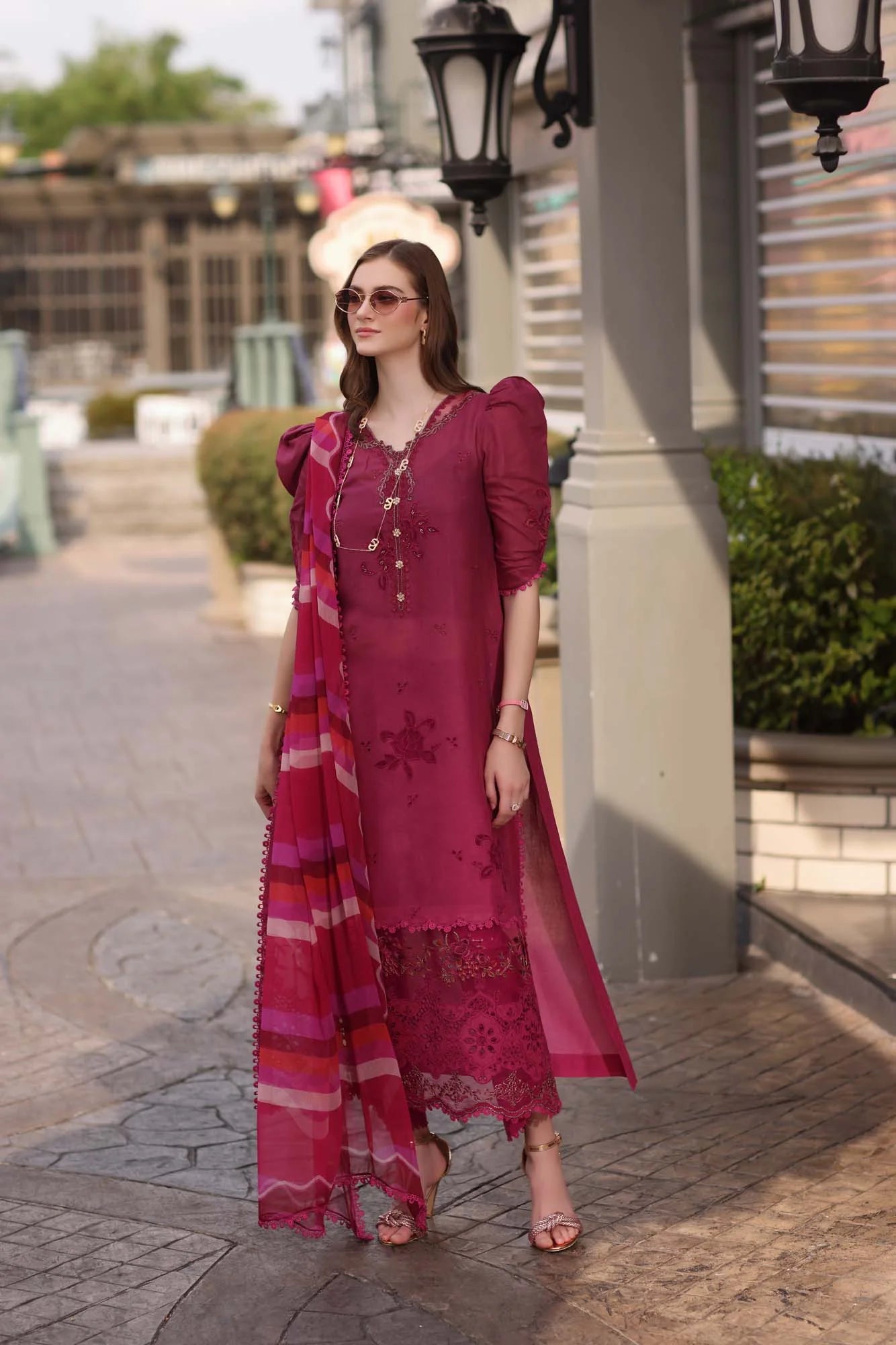 NOOR EID LUXE CHIKANKARI D-09