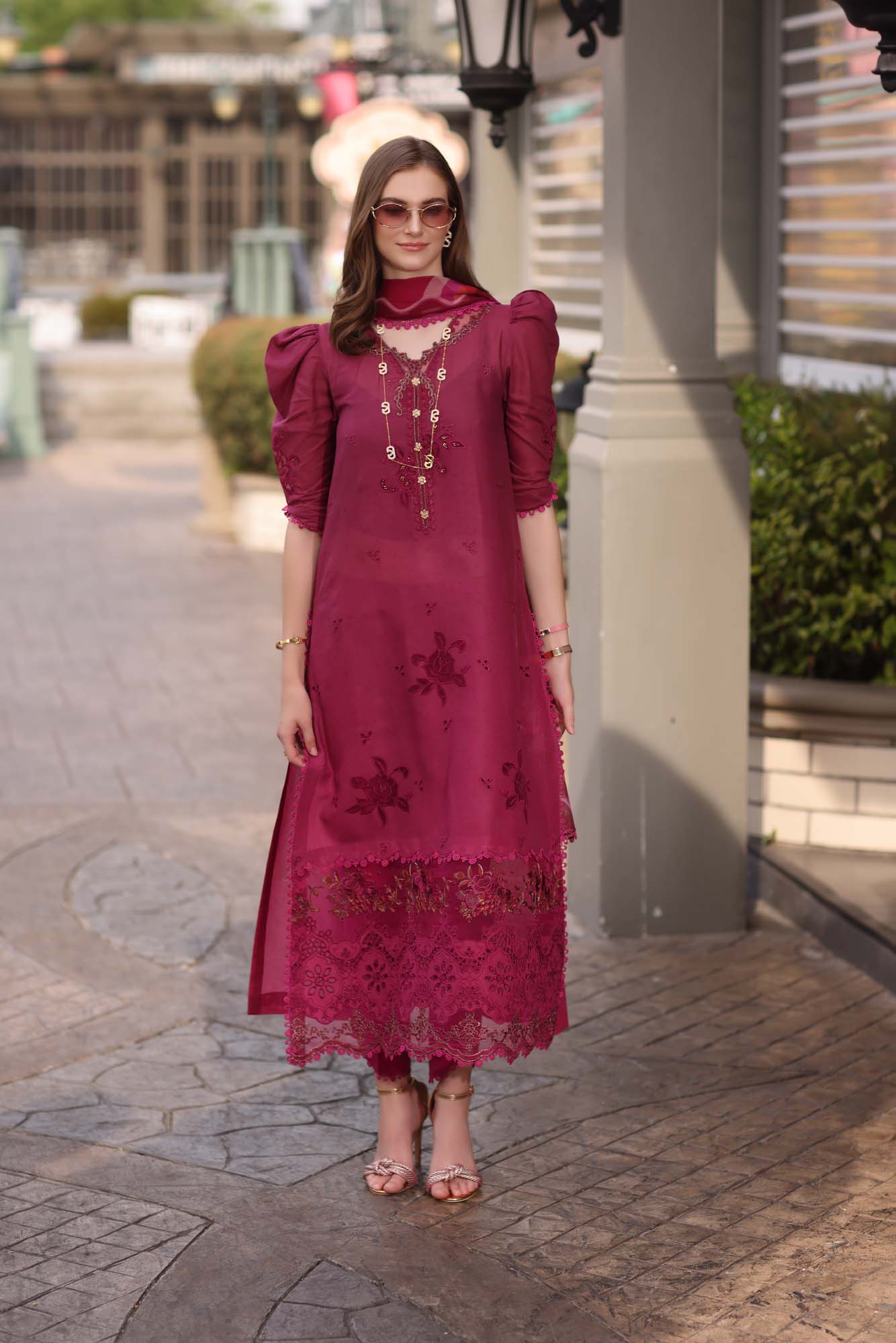 NOOR EID LUXE CHIKANKARI D-09