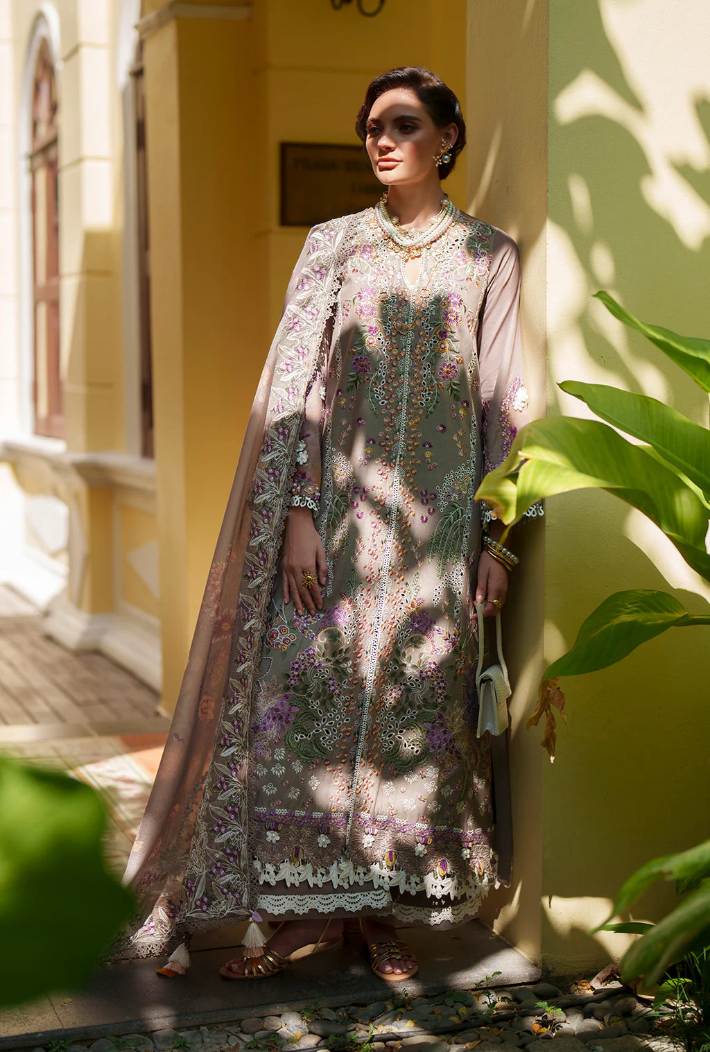 AJR EVARA LUXURY LAWN VEYA