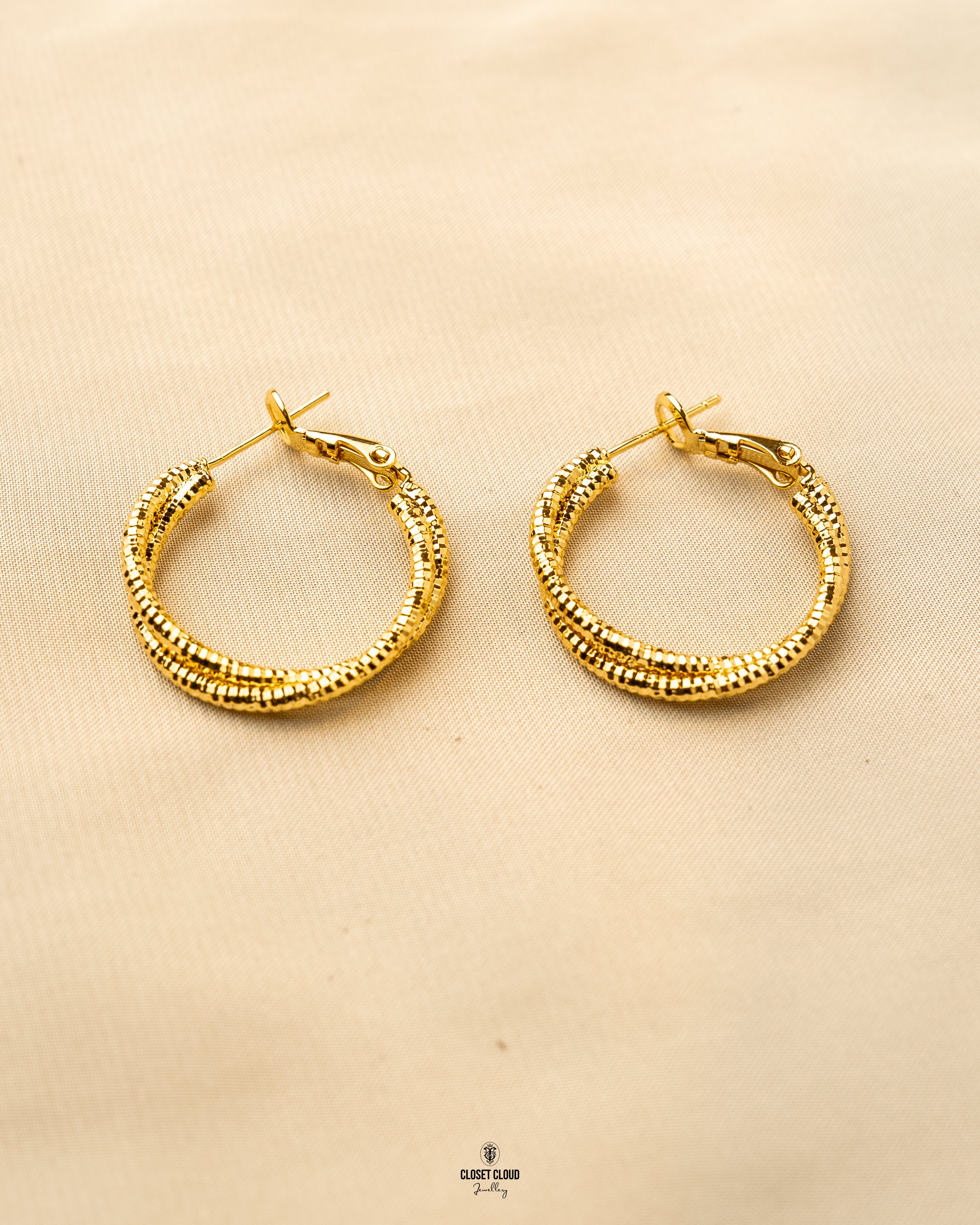 EAR RING X10180