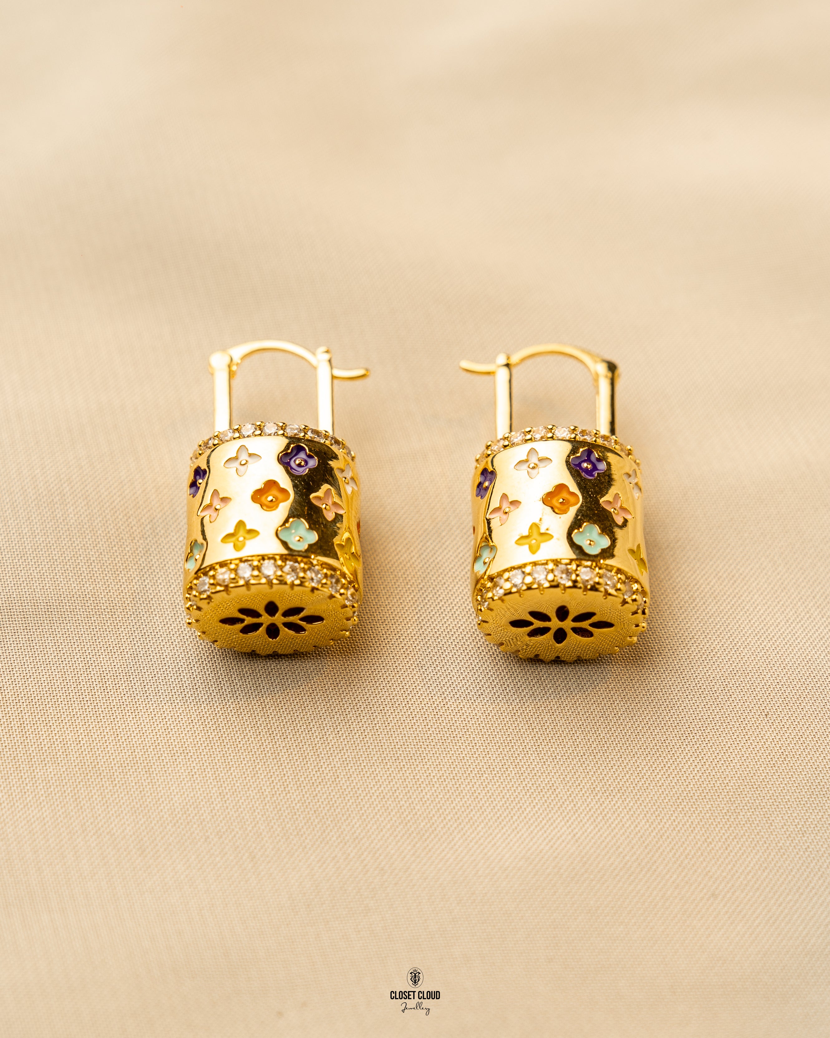 EAR RING X10182