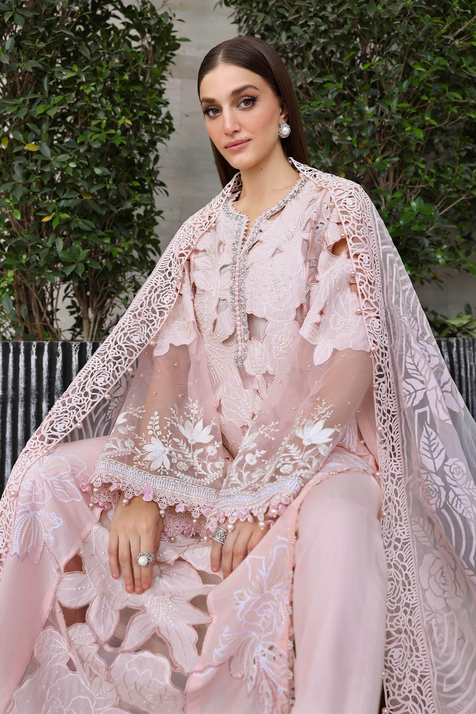 MARIA B LAWN D-02