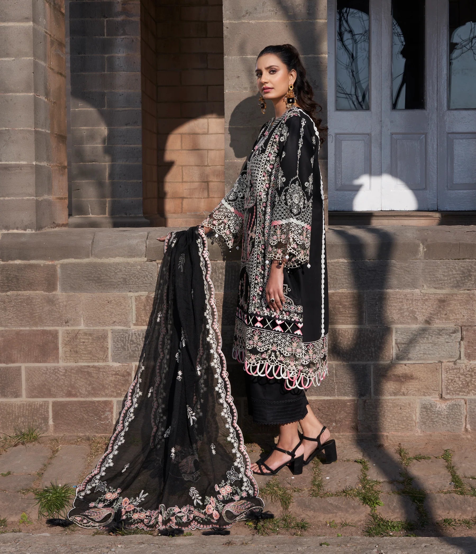 ATIYIRFAN PREET MOANA BLACK