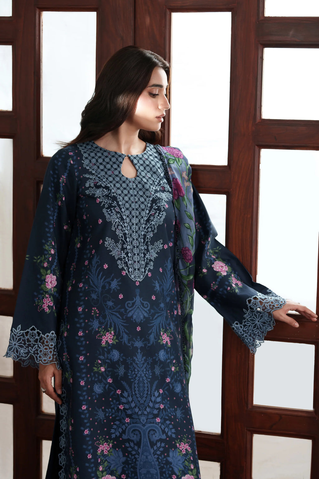 NEESHAY SUMMER LINES NOIRELLE