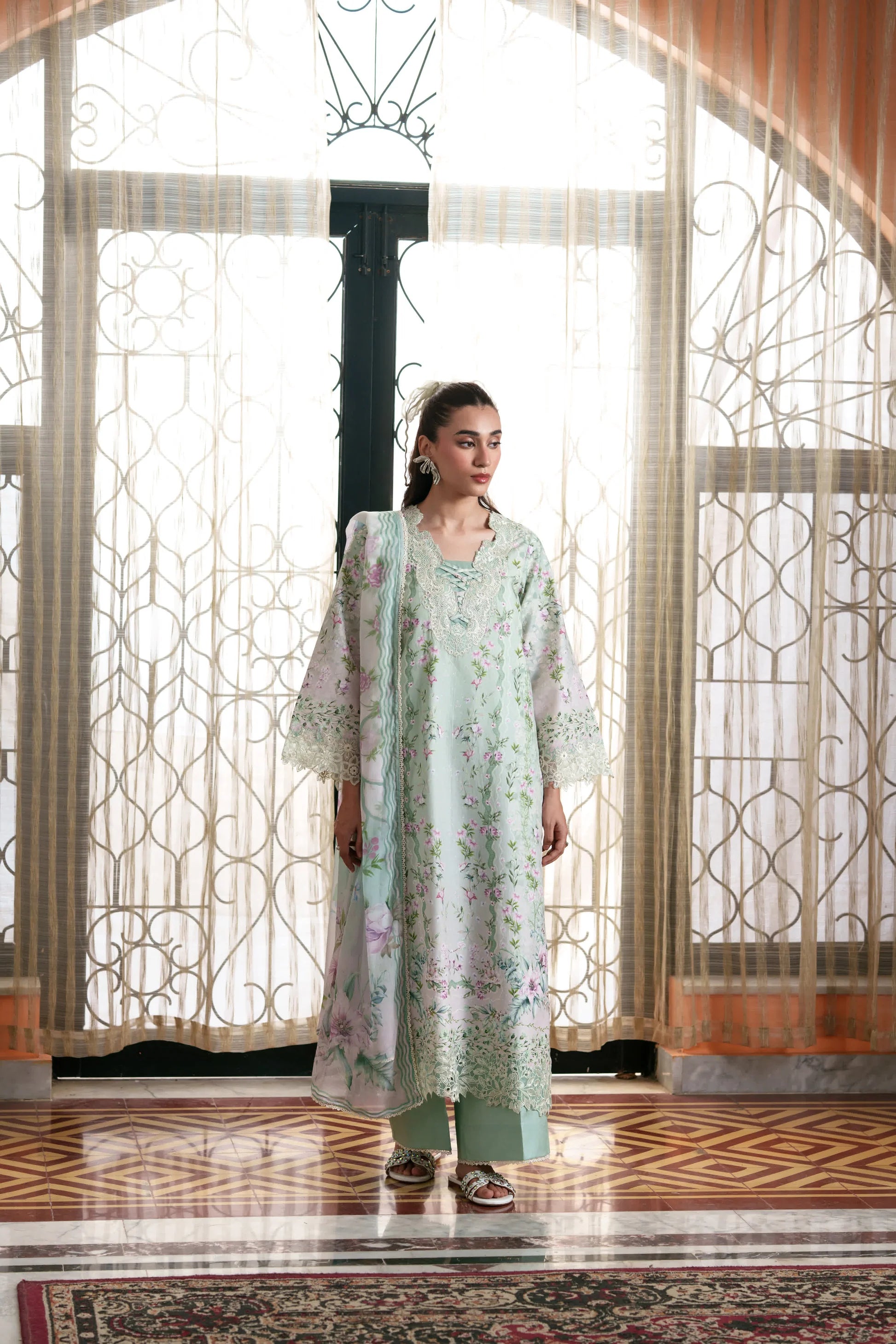 NEESHAY SUMMER LINES AVELINE