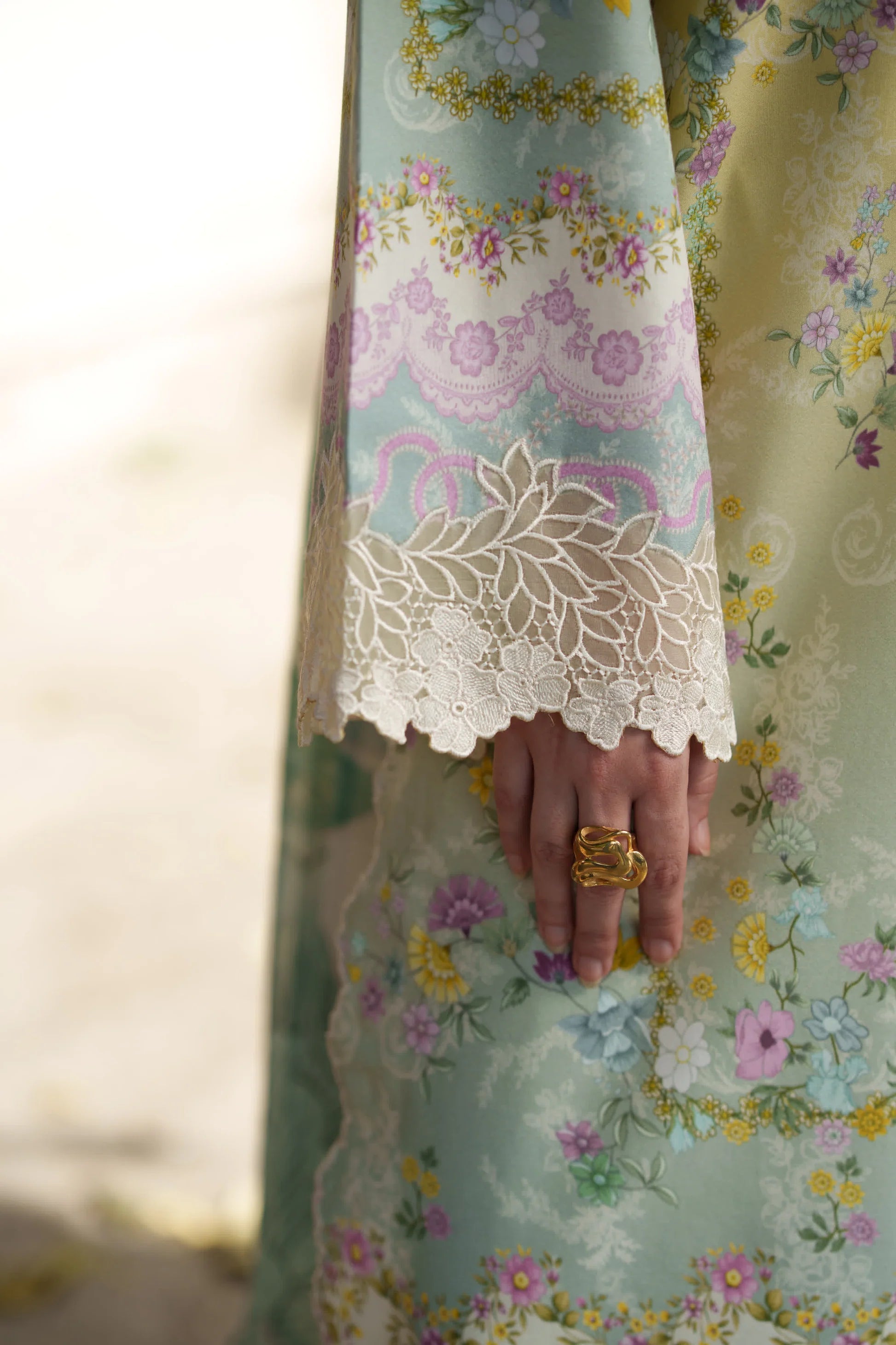 NEESHAY SUMMER LINES VIRELIA