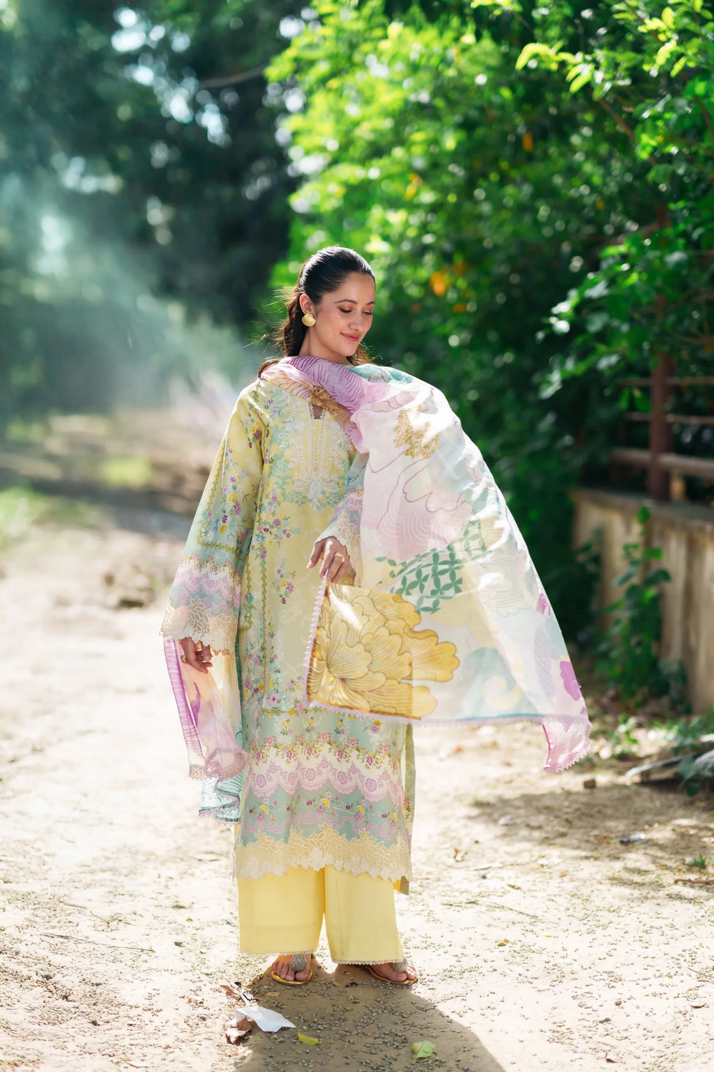NEESHAY SUMMER LINES VIRELIA