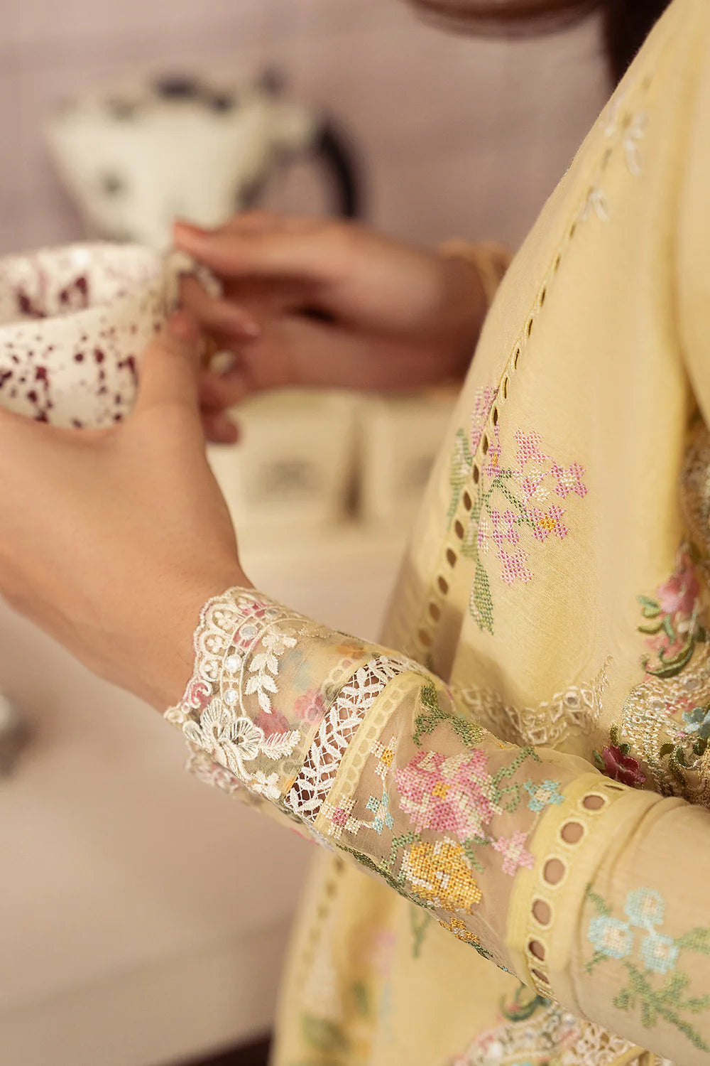 AYZEL BREWED LUXURY LAWN CREMA