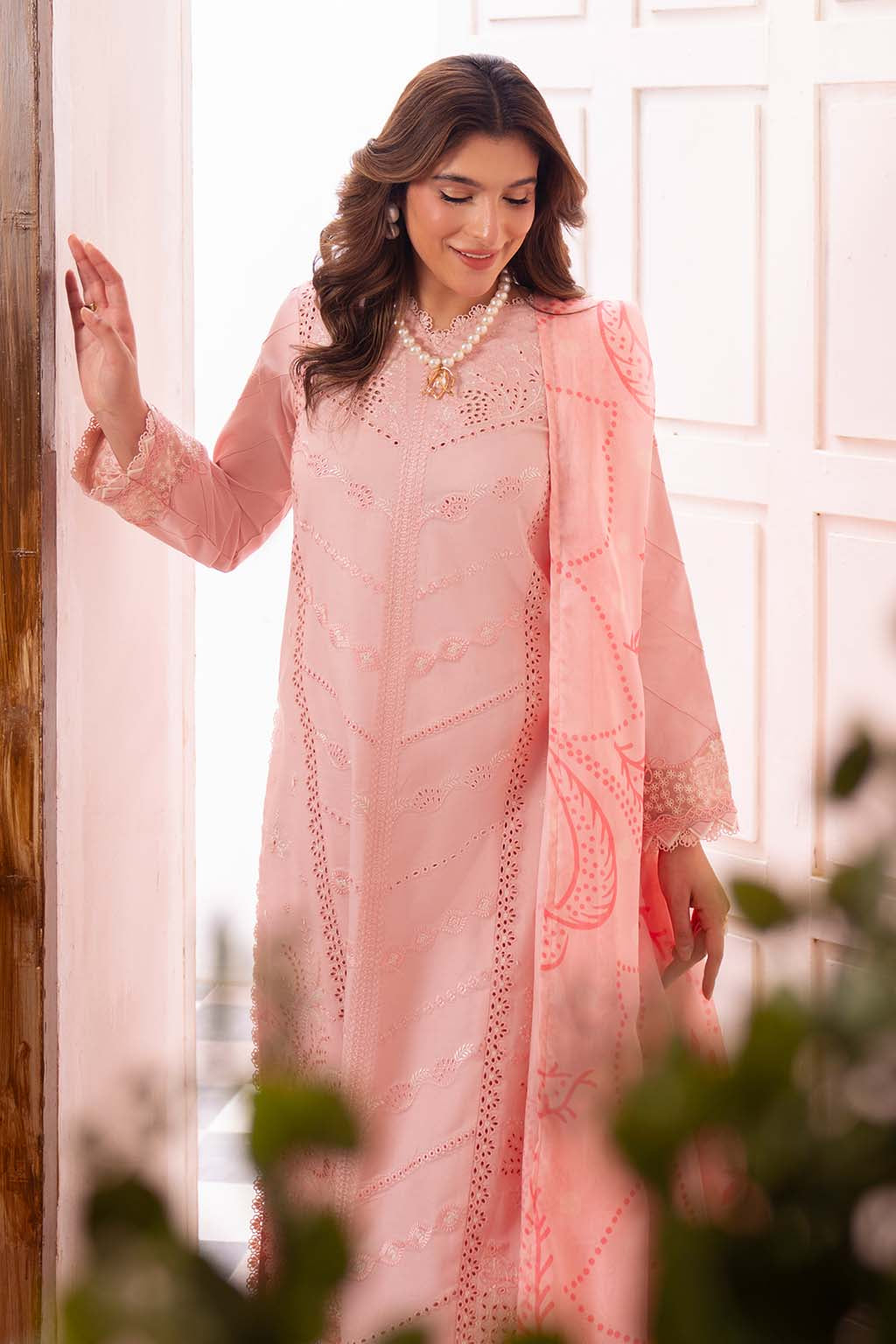 NEESHAY SYMPHONY GLINT