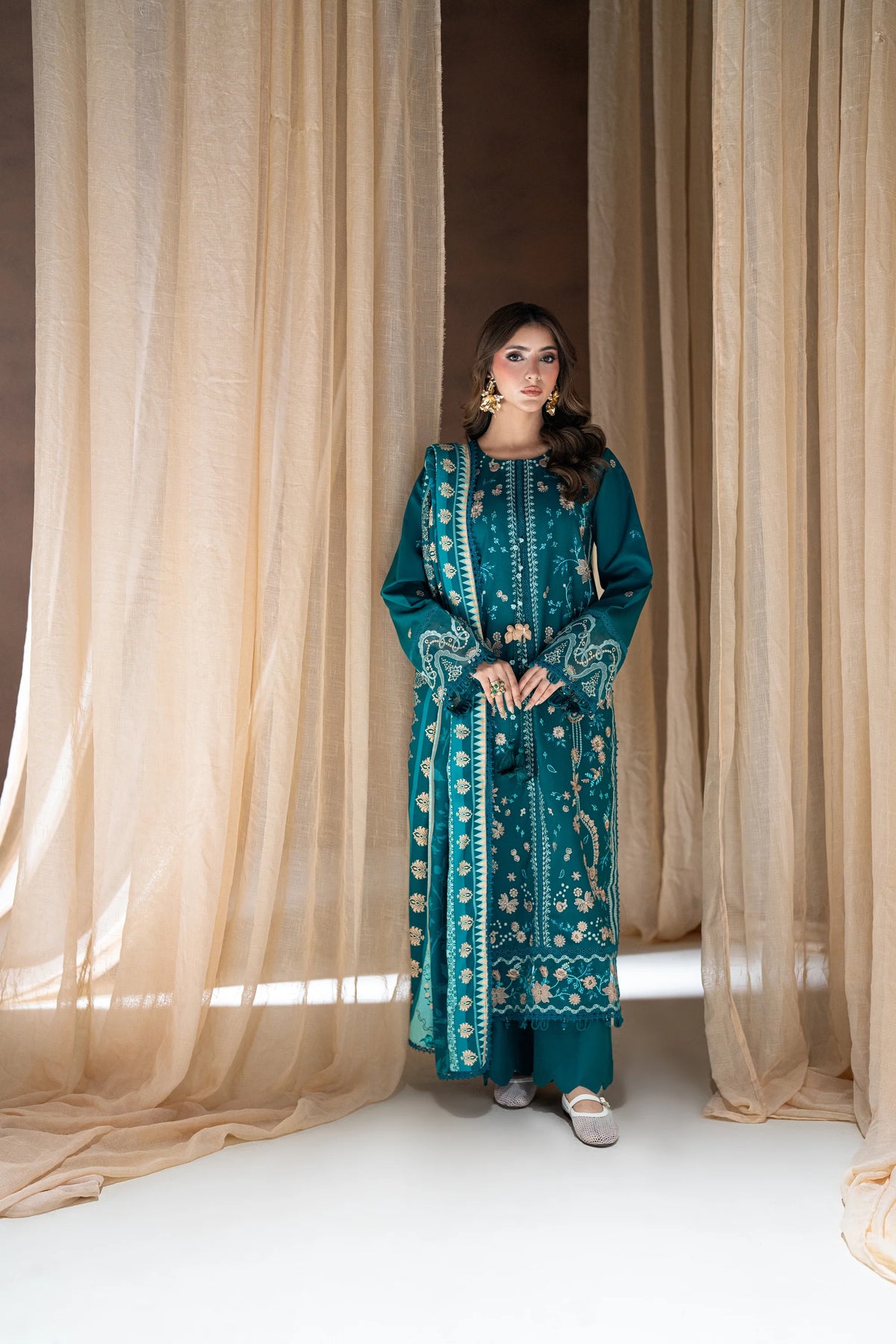 CORAL RANGREZ THE LINEN GULNAAR