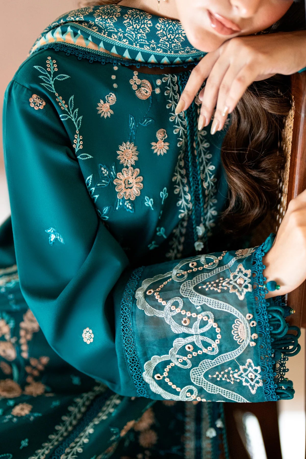 CORAL RANGREZ THE LINEN GULNAAR