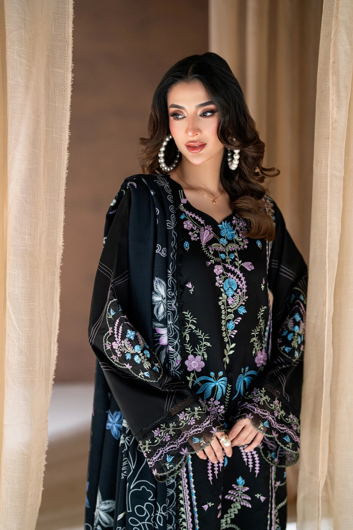 CORAL RANGREZ THE LINEN NAQSH
