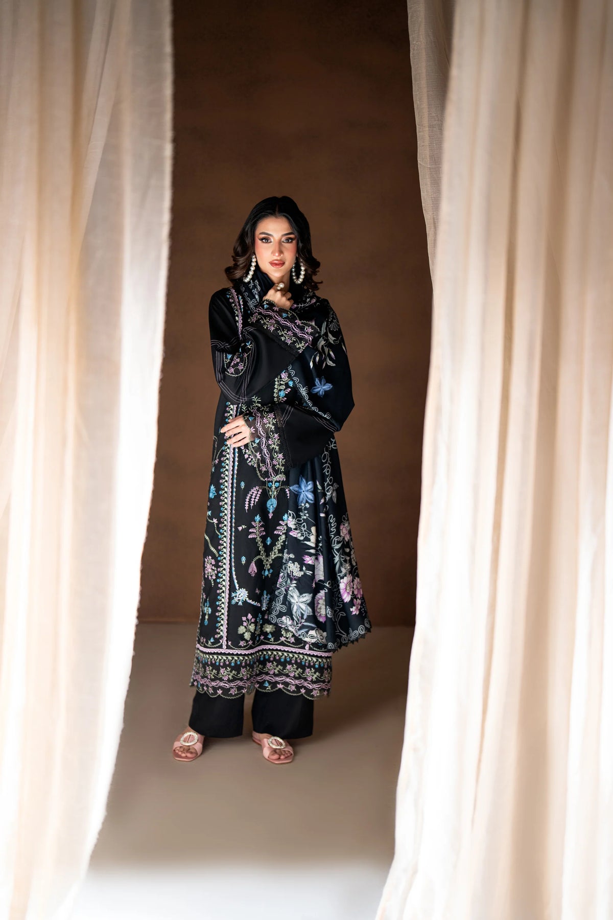 CORAL RANGREZ THE LINEN NAQSH
