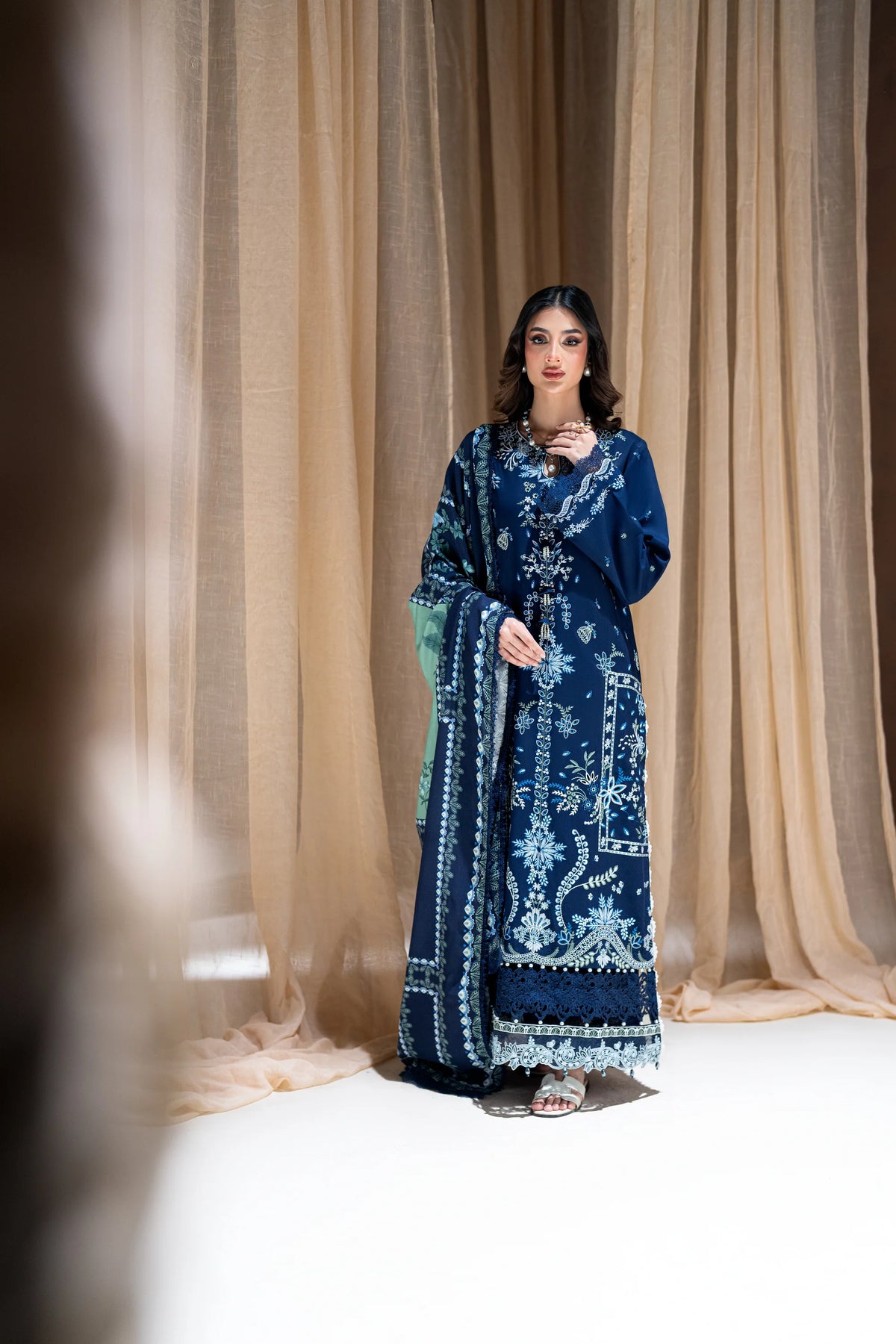 CORAL RANGREZ THE LINEN FALAK
