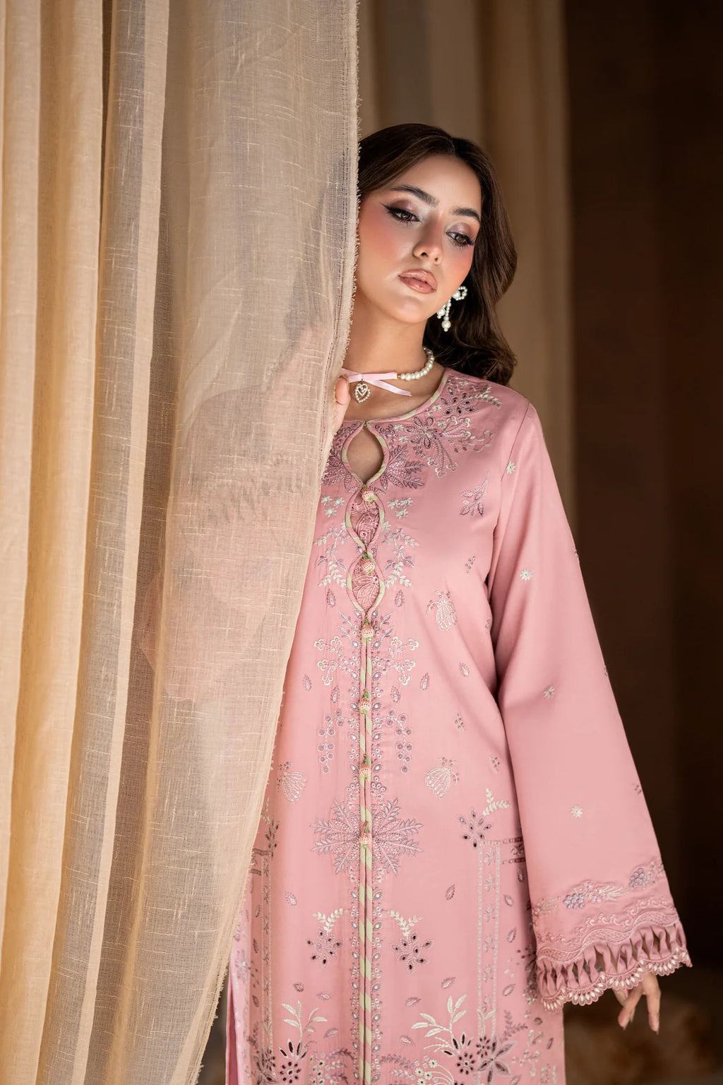 CORAL RANGREZ THE LINEN MEHRU