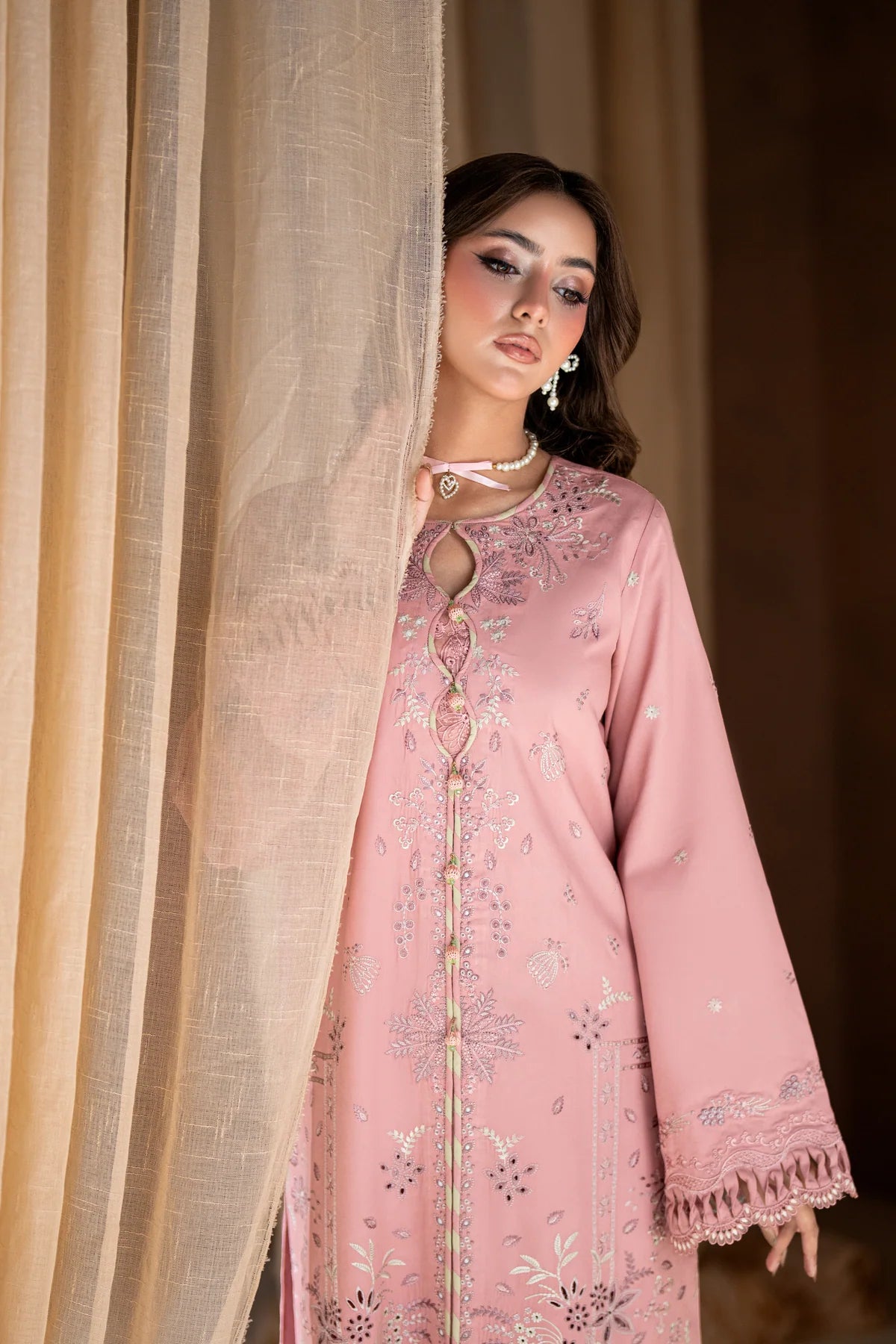 CORAL RANGREZ THE LINEN MEHRU