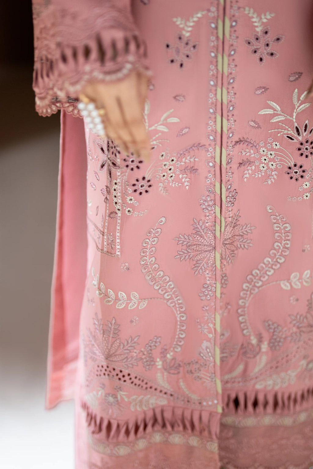 CORAL RANGREZ THE LINEN MEHRU