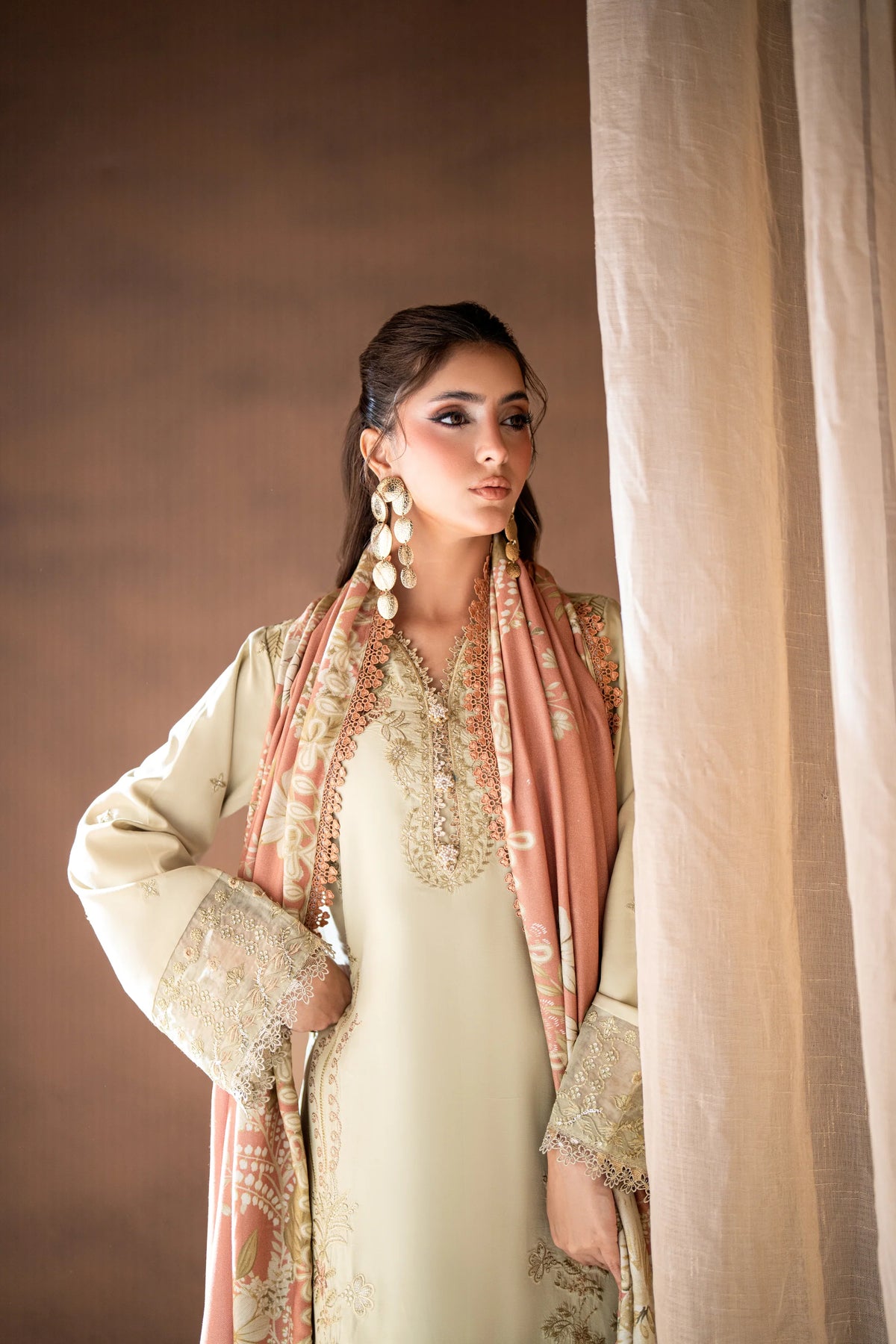 CORAL RANGREZ THE LINEN AAINA