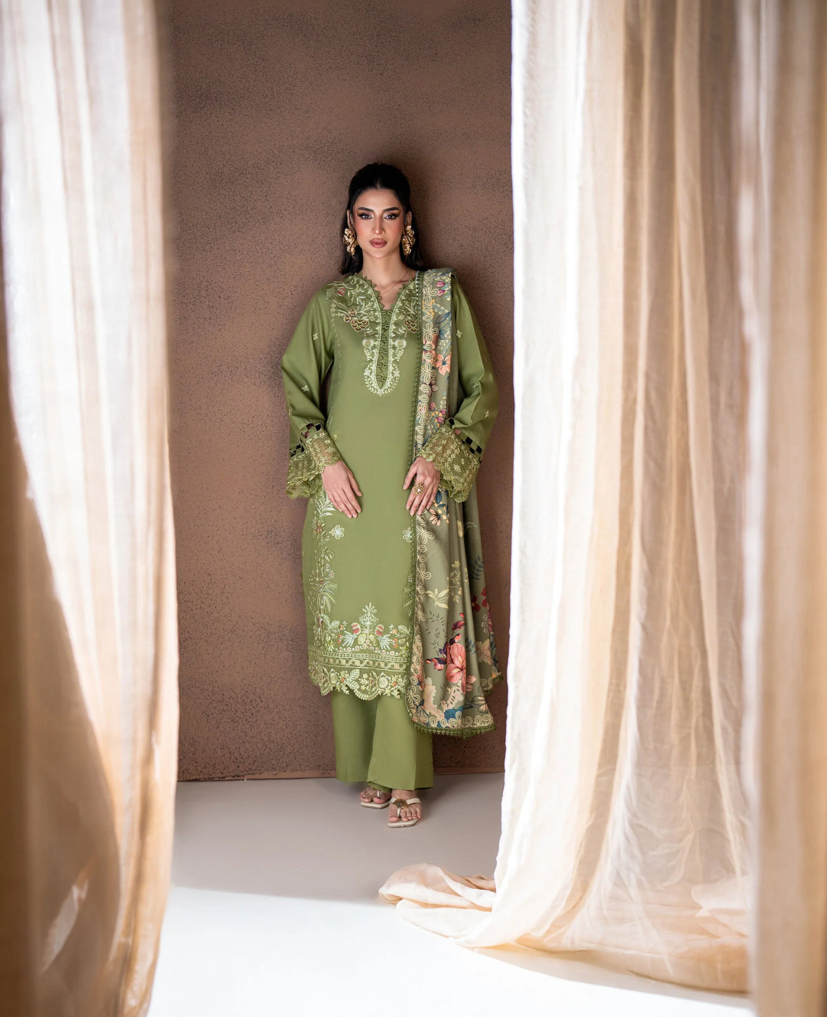 CORAL RANGREZ THE LINEN MEHER