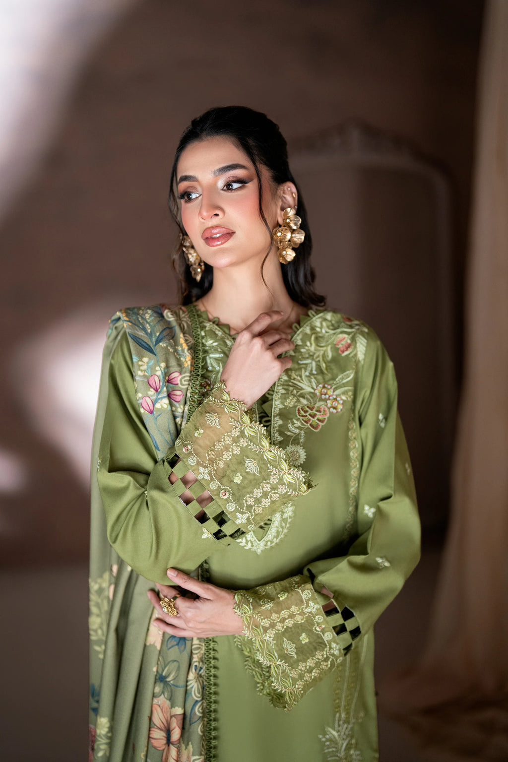 CORAL RANGREZ THE LINEN MEHER