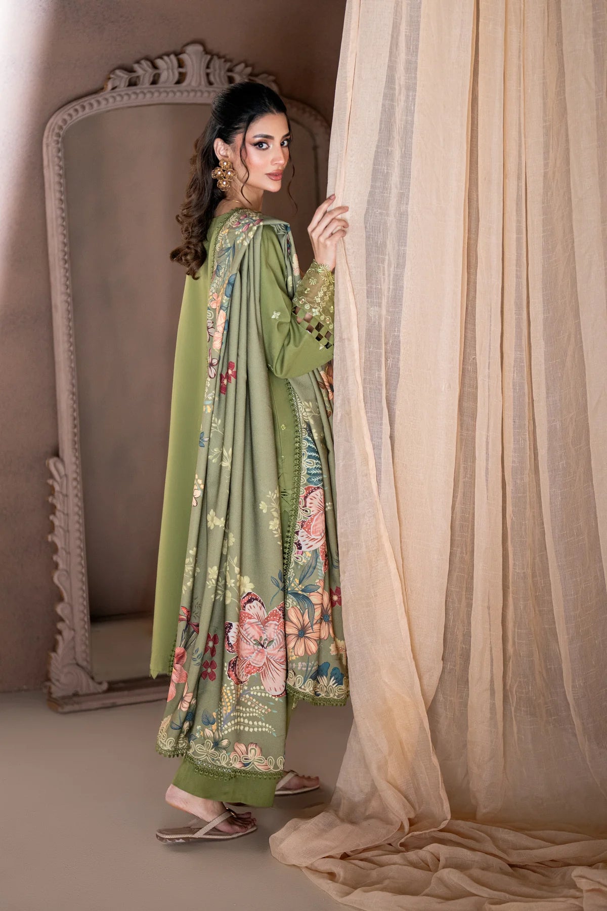 CORAL RANGREZ THE LINEN MEHER
