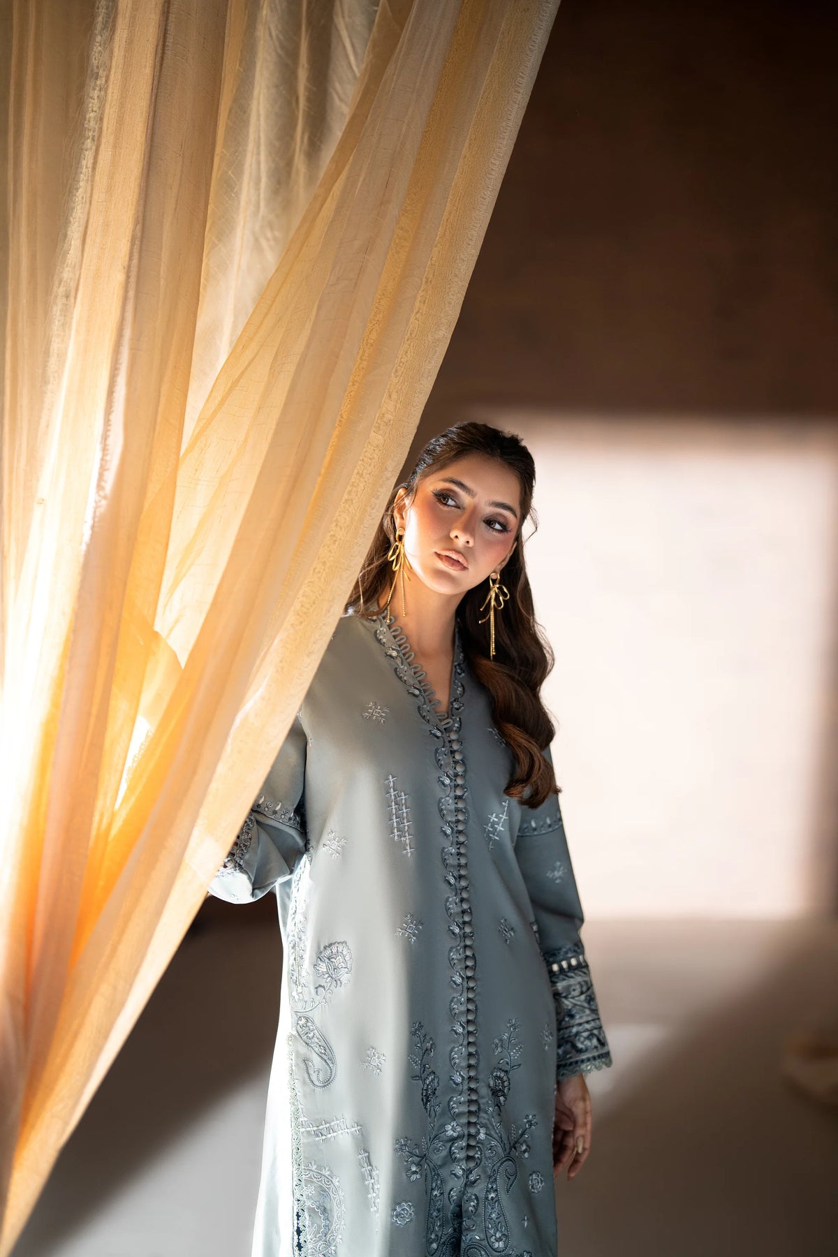 CORAL RANGREZ THE LINEN MAHVEEN