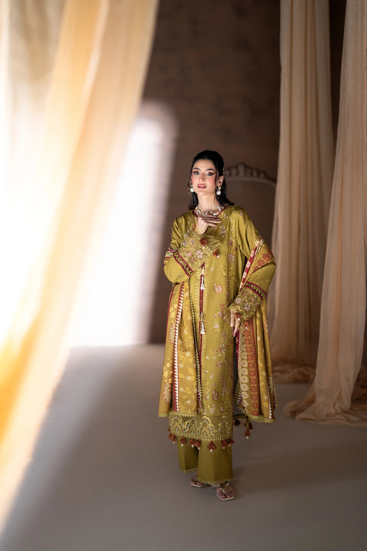 CORAL RANGREZ THE LINEN ZAREEN