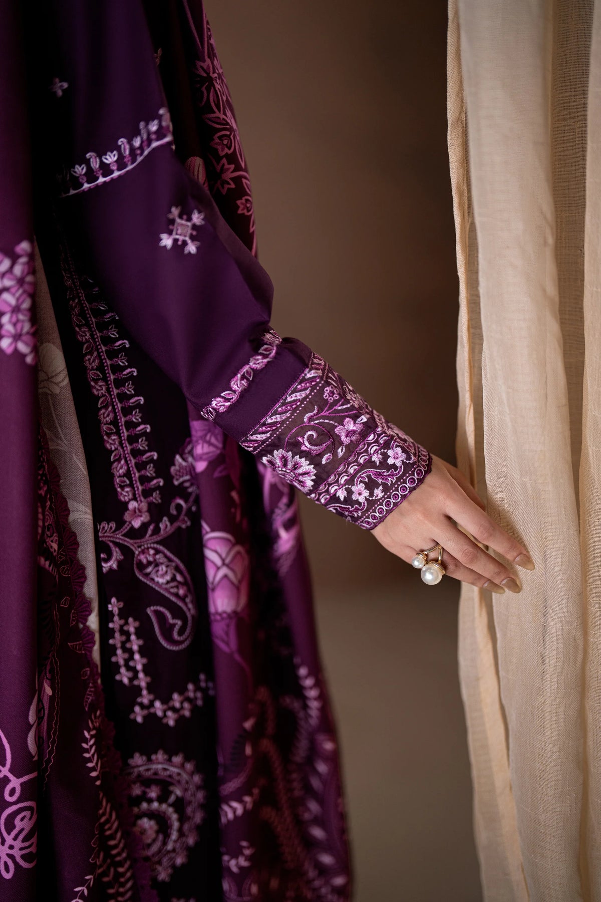 CORAL RANGREZ THE LINEN RUMI