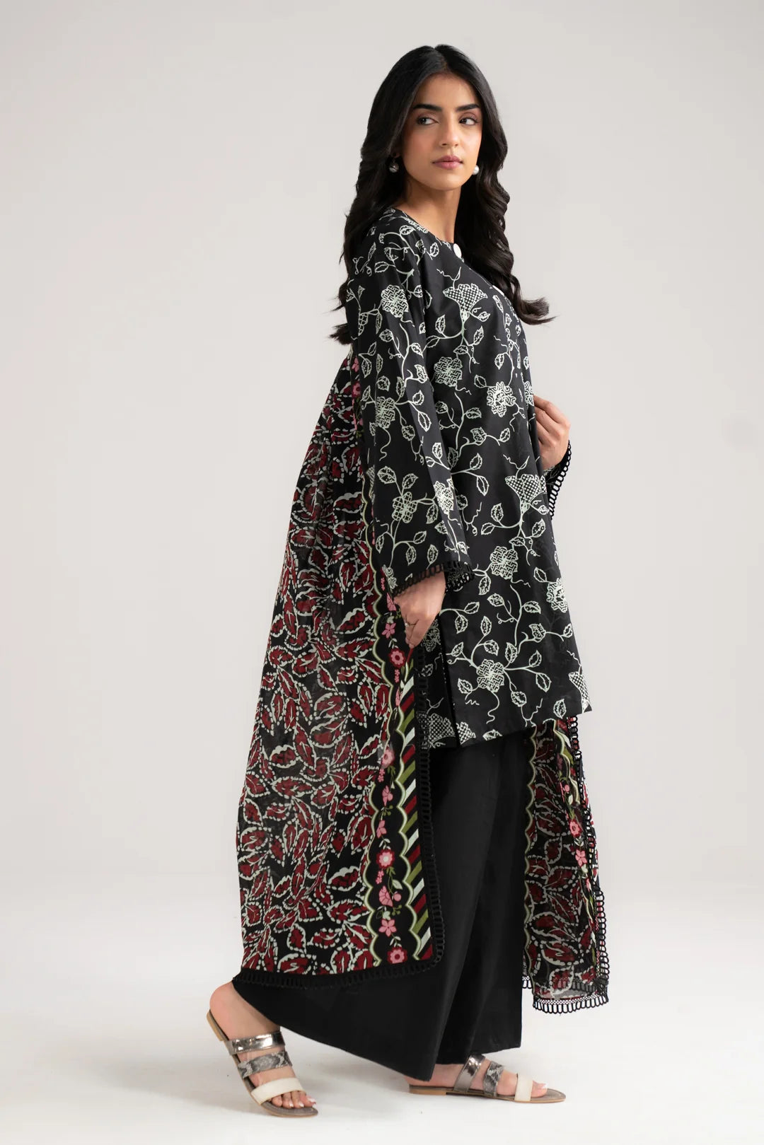 BEYOND EAST PRINTS  WUB164525
